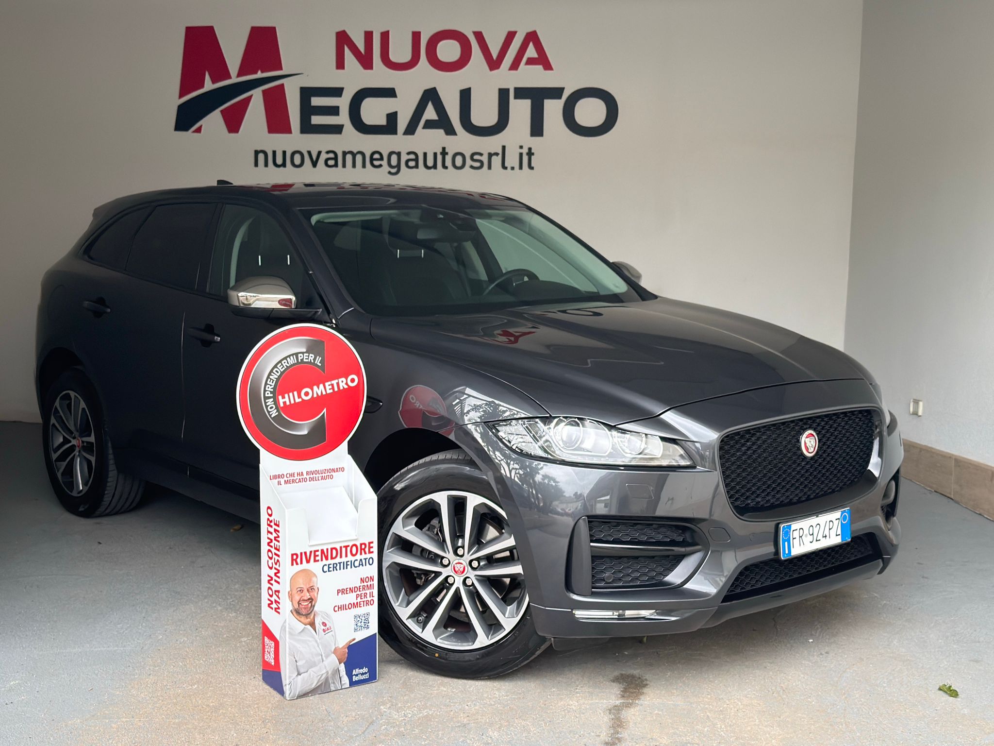Jaguar F-PACE 20d R-Sport HUNDRED # 11 OF 100