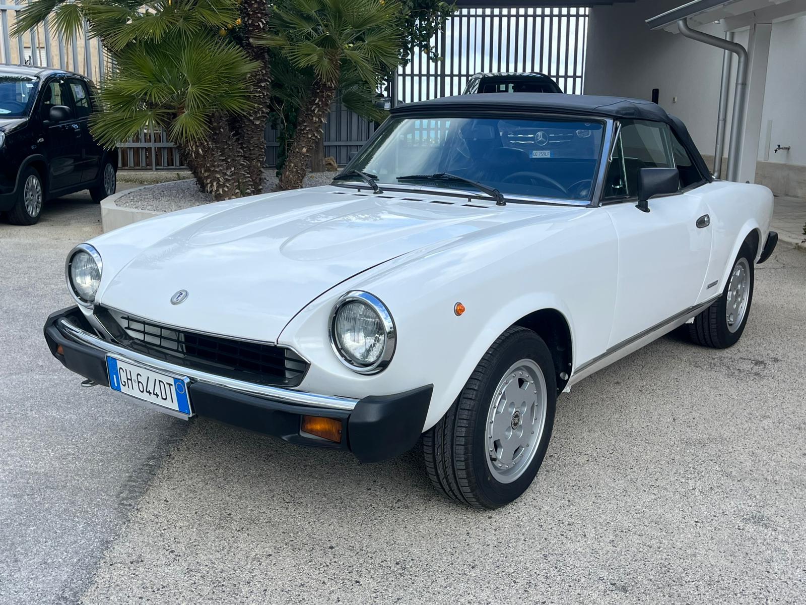 FIAT 124 SPIDER EUROPA PININFARINA