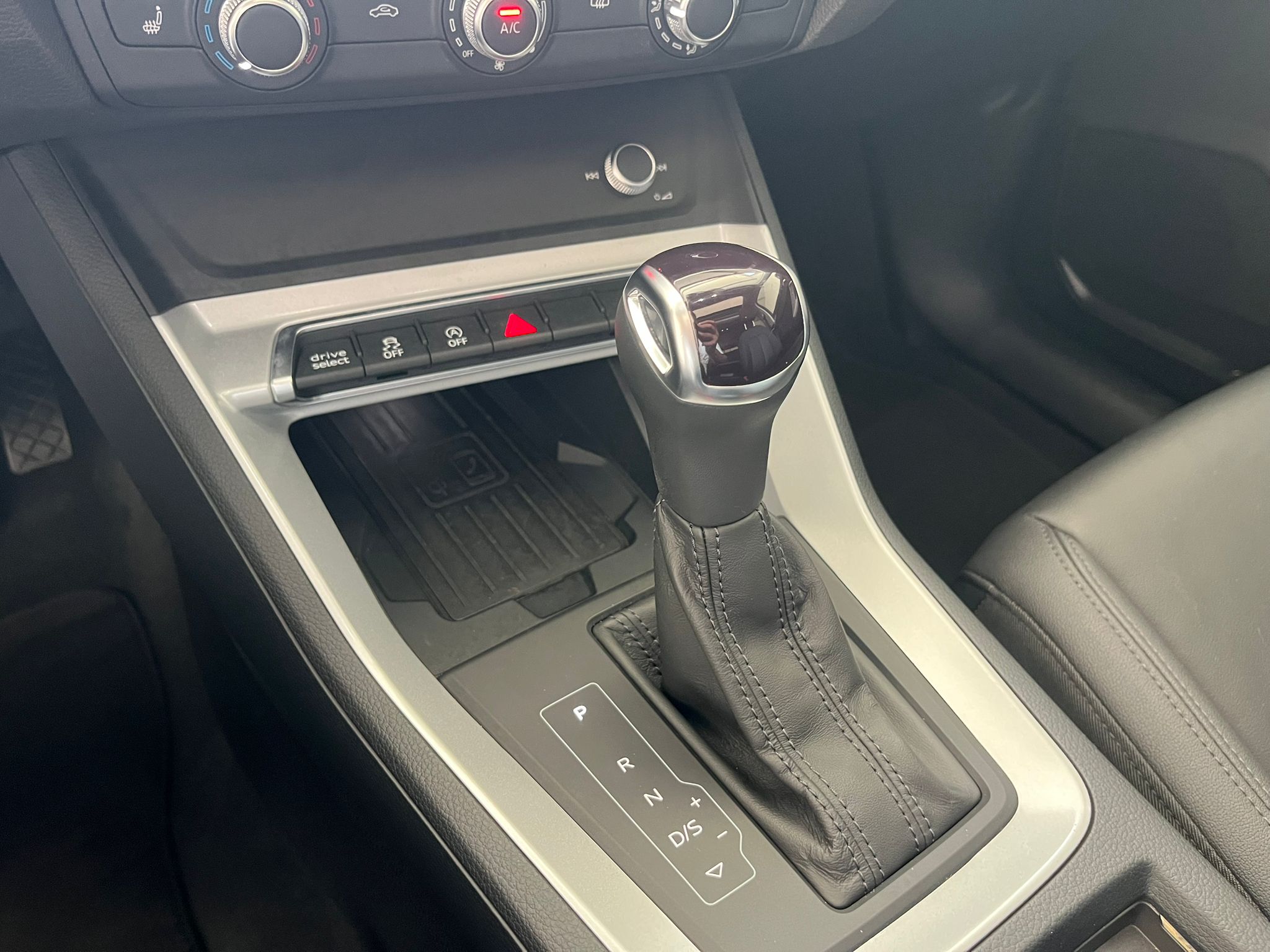 
								AUDI Q3 SPB 35 TDI S line edition full									