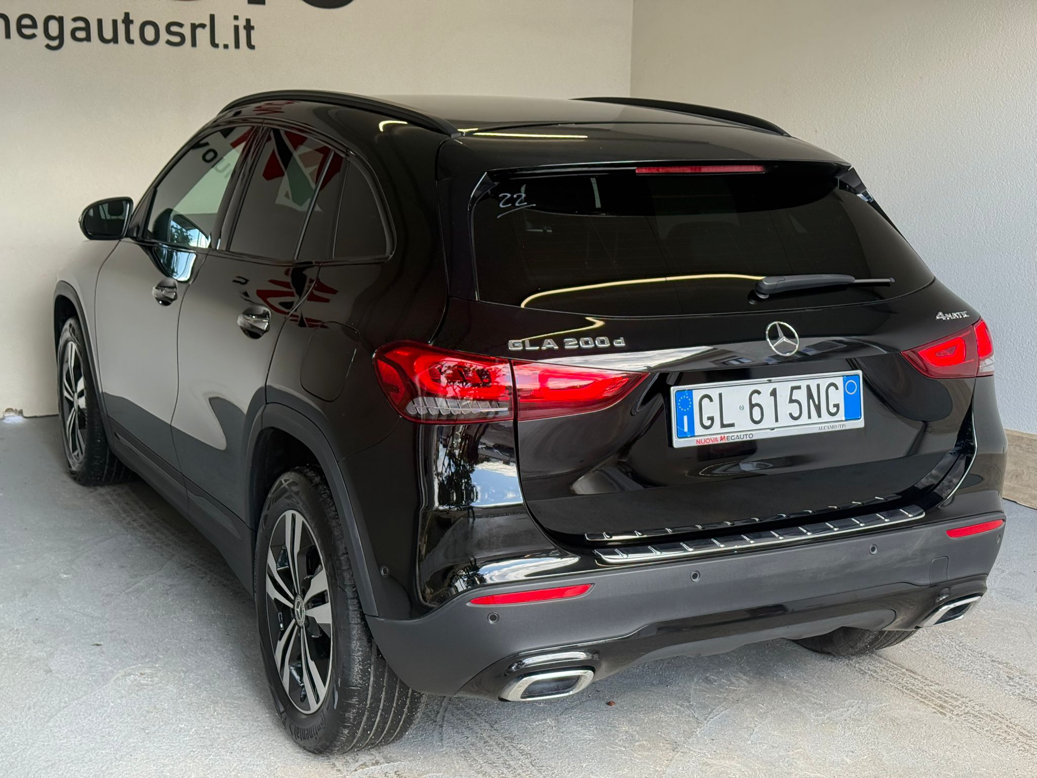 
								Mercedes-Benz GLA 200 d Sport Plus 4 MATIC full									