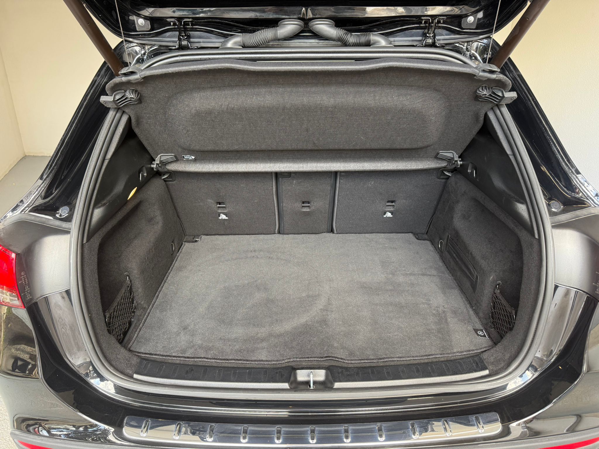 
								Mercedes-Benz GLA 200 d Sport Plus 4 MATIC full									
