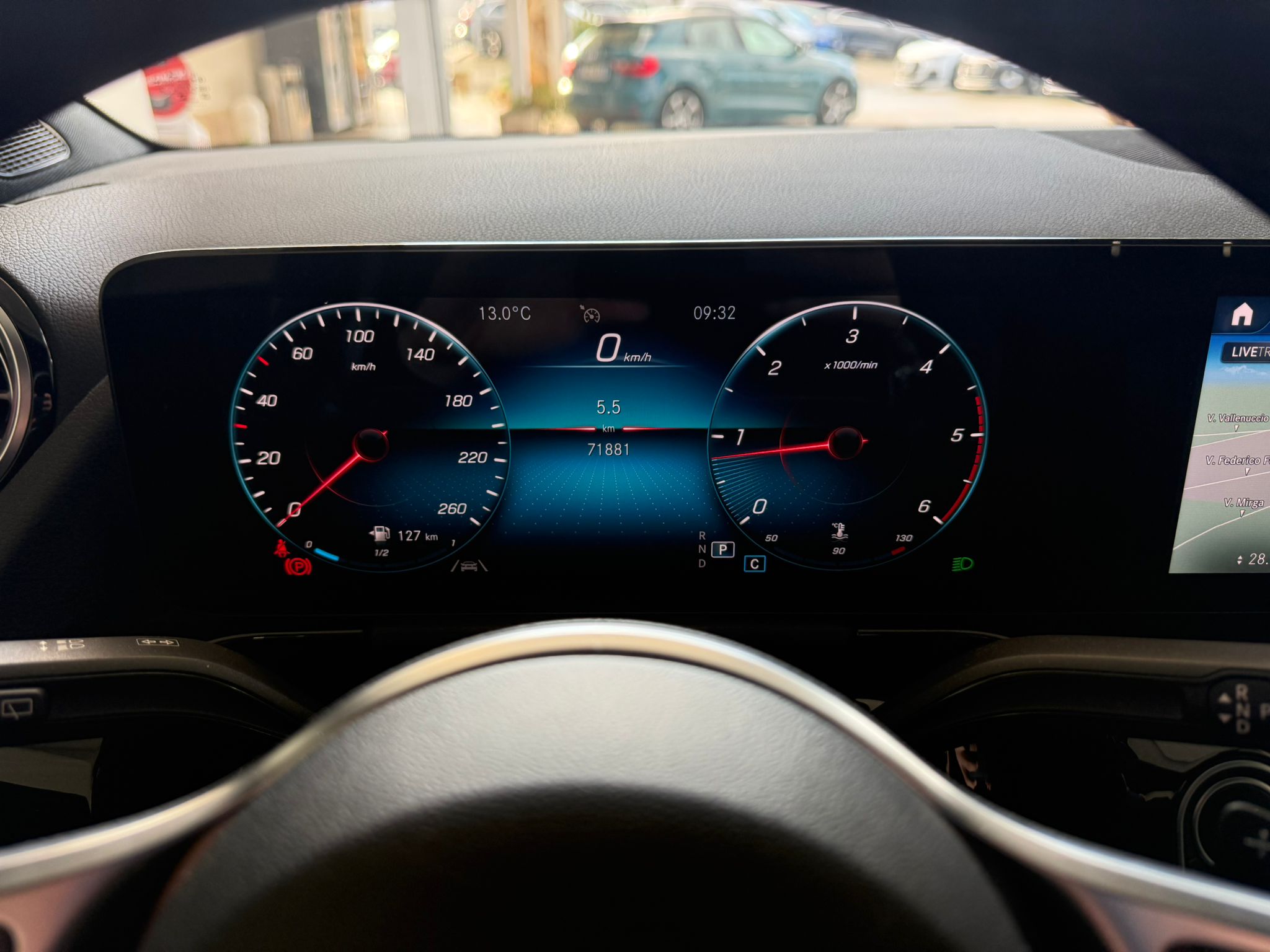 
								Mercedes-Benz GLA 200 d Sport Plus 4 MATIC full									