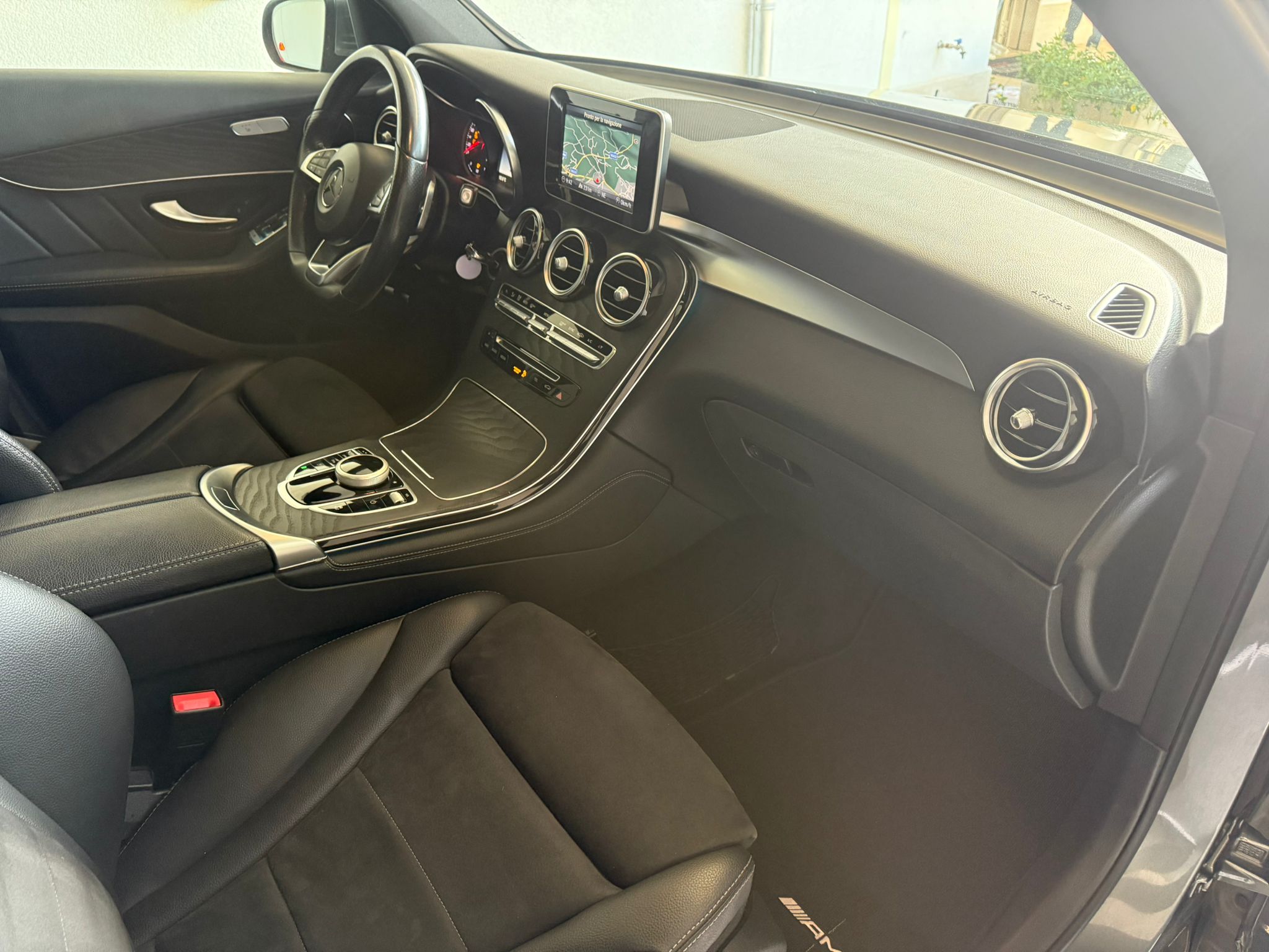 
								Mercedes-Benz GLC 220d PREMIUM 4Matic full									