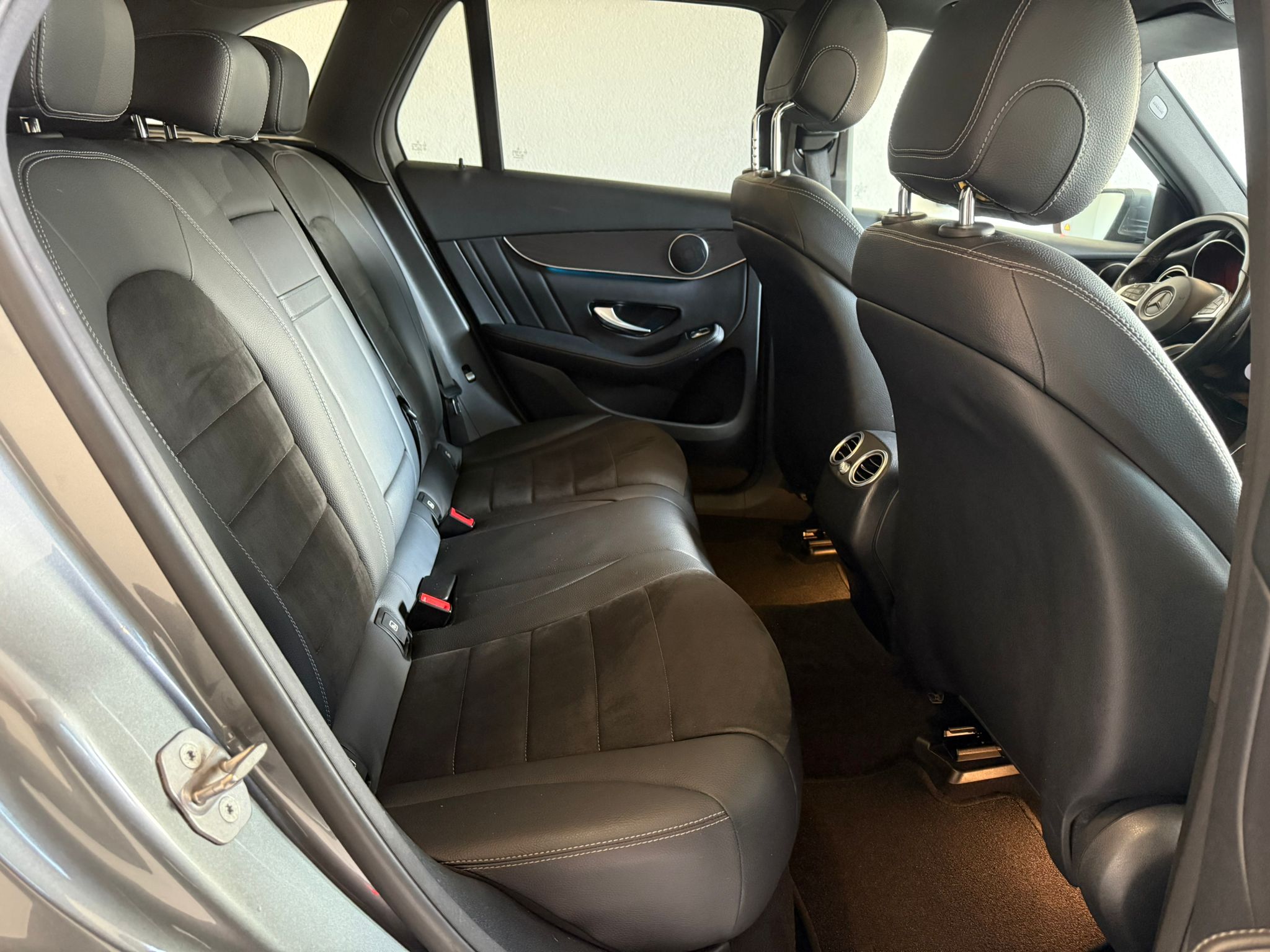 
								Mercedes-Benz GLC 220d PREMIUM 4Matic full									
