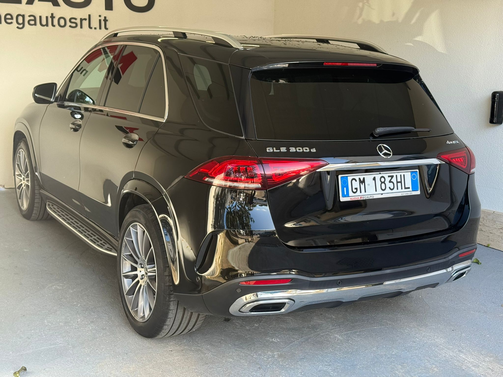 
								Mercedes-Benz GLE 300 d AMG Line 4Matic full									