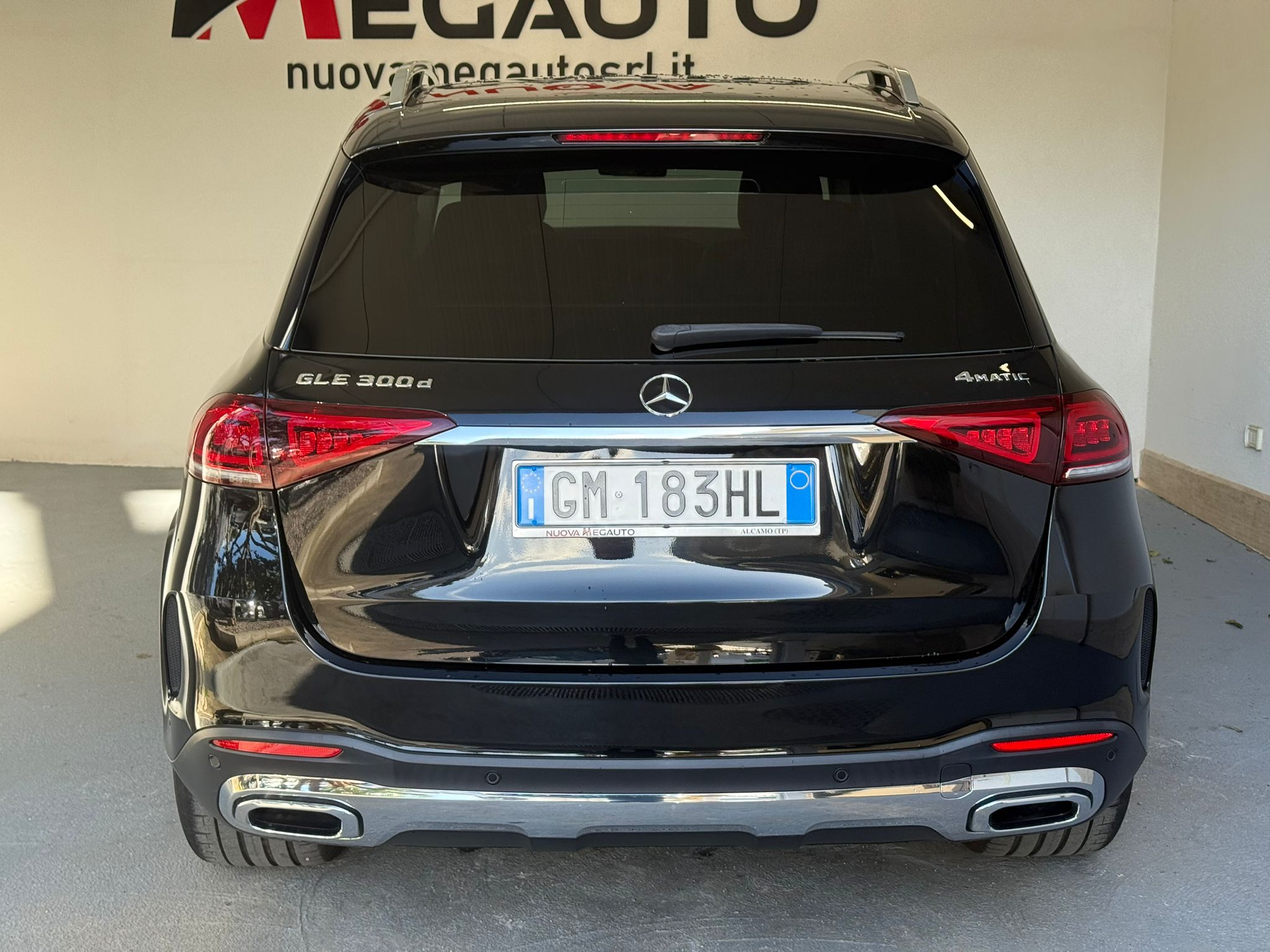
								Mercedes-Benz GLE 300 d AMG Line 4Matic full									