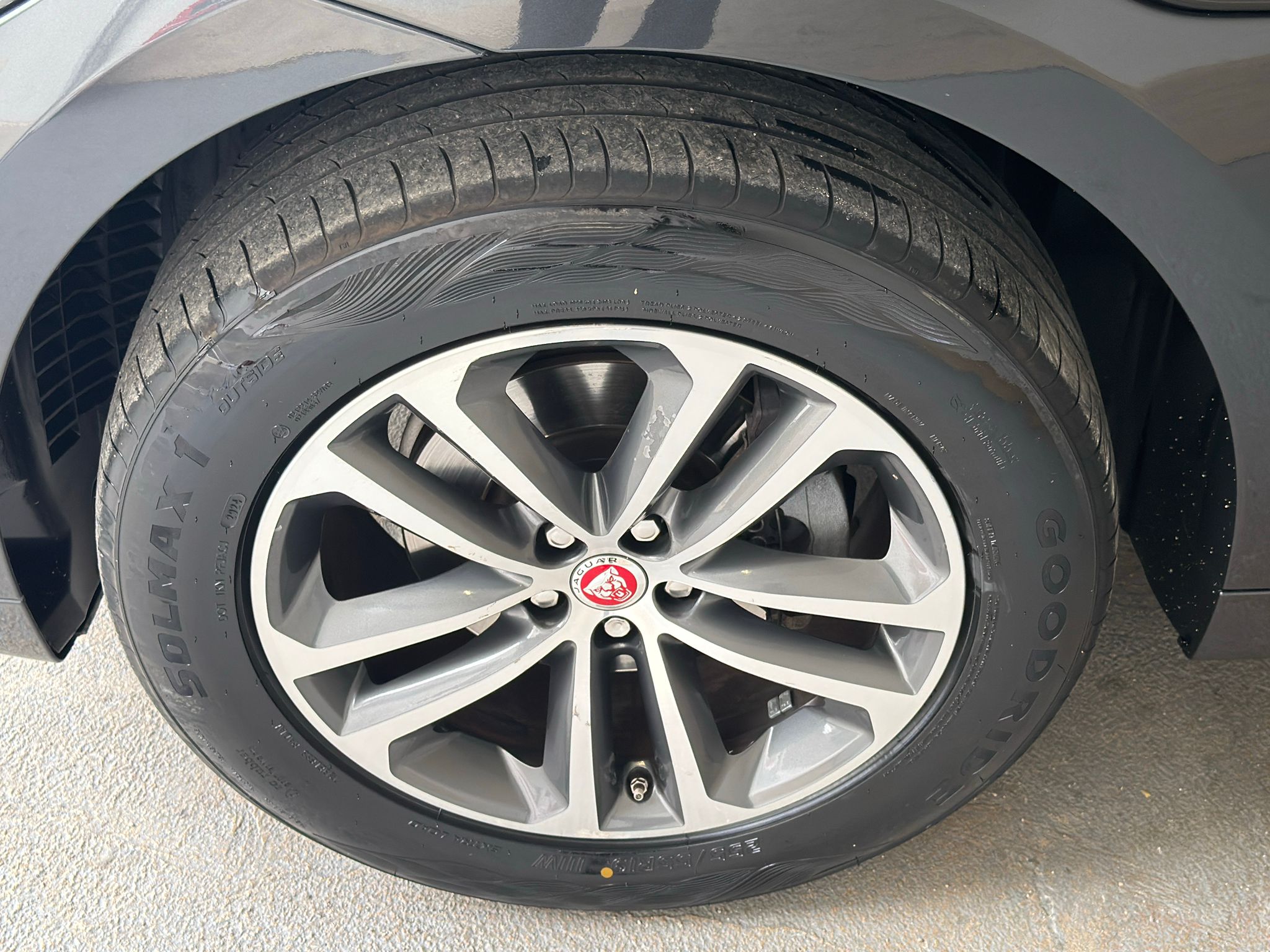 Jaguar F-PACE 20d R-Sport HUNDRED # 11 OF 100