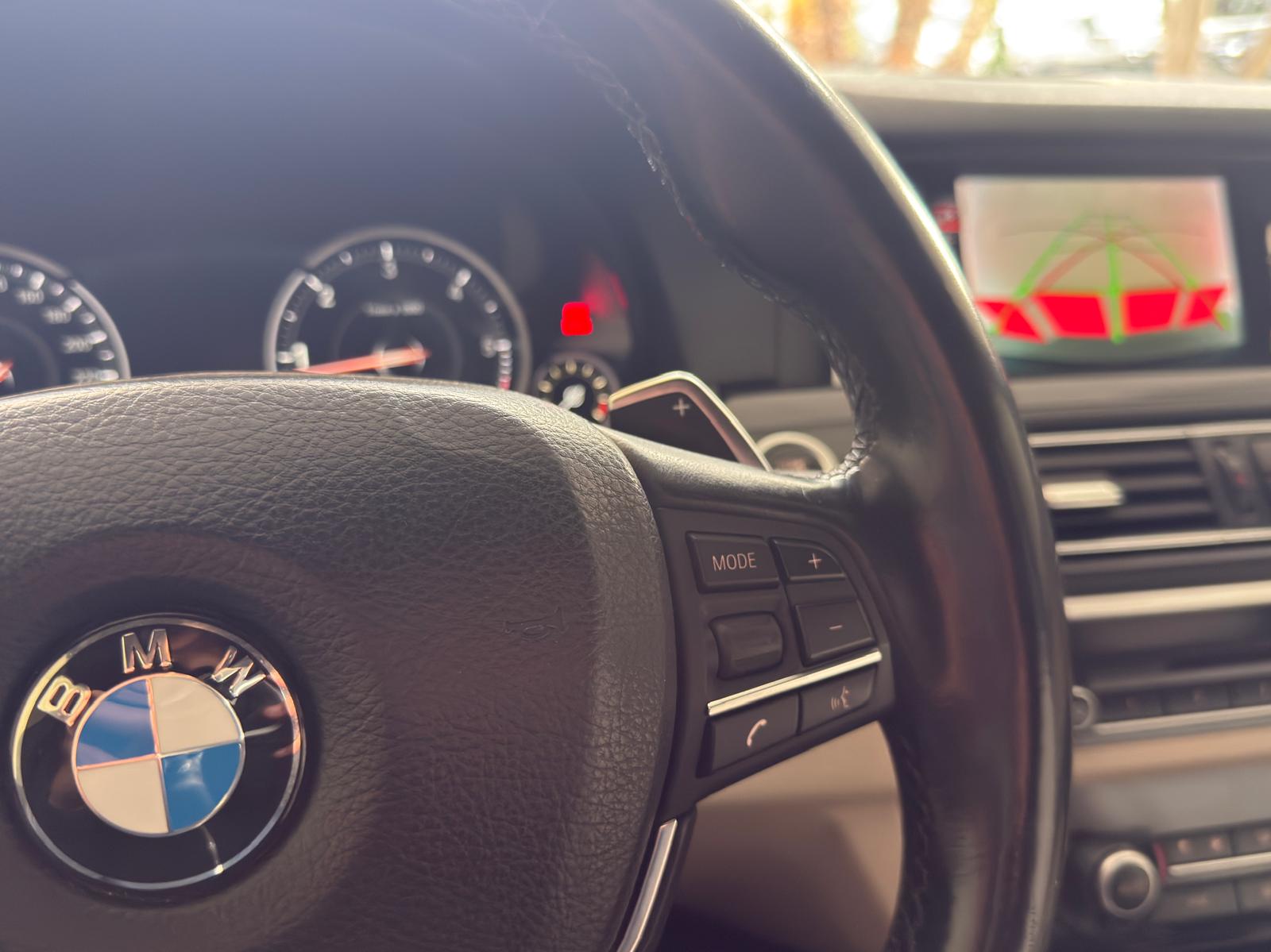 
								BMW 5 Touring 525 d Touring xDrive full									