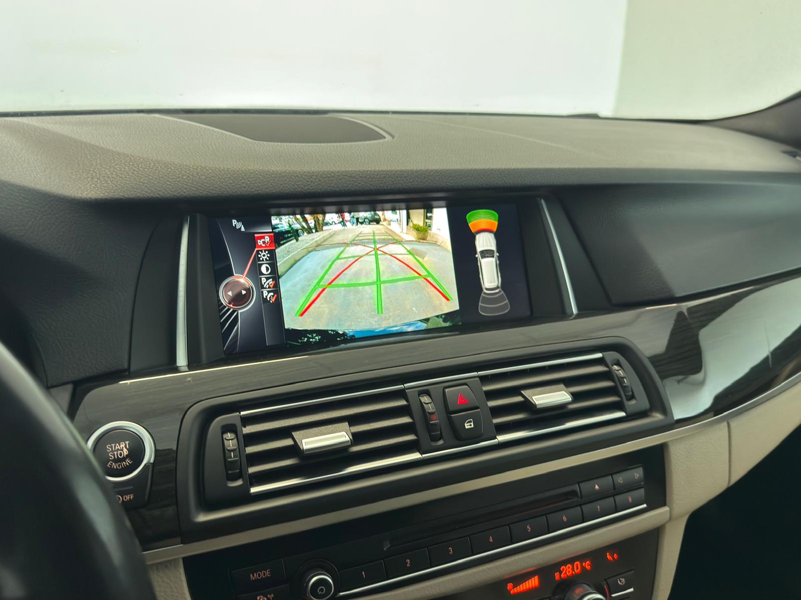 
								BMW 5 Touring 525 d Touring xDrive full									