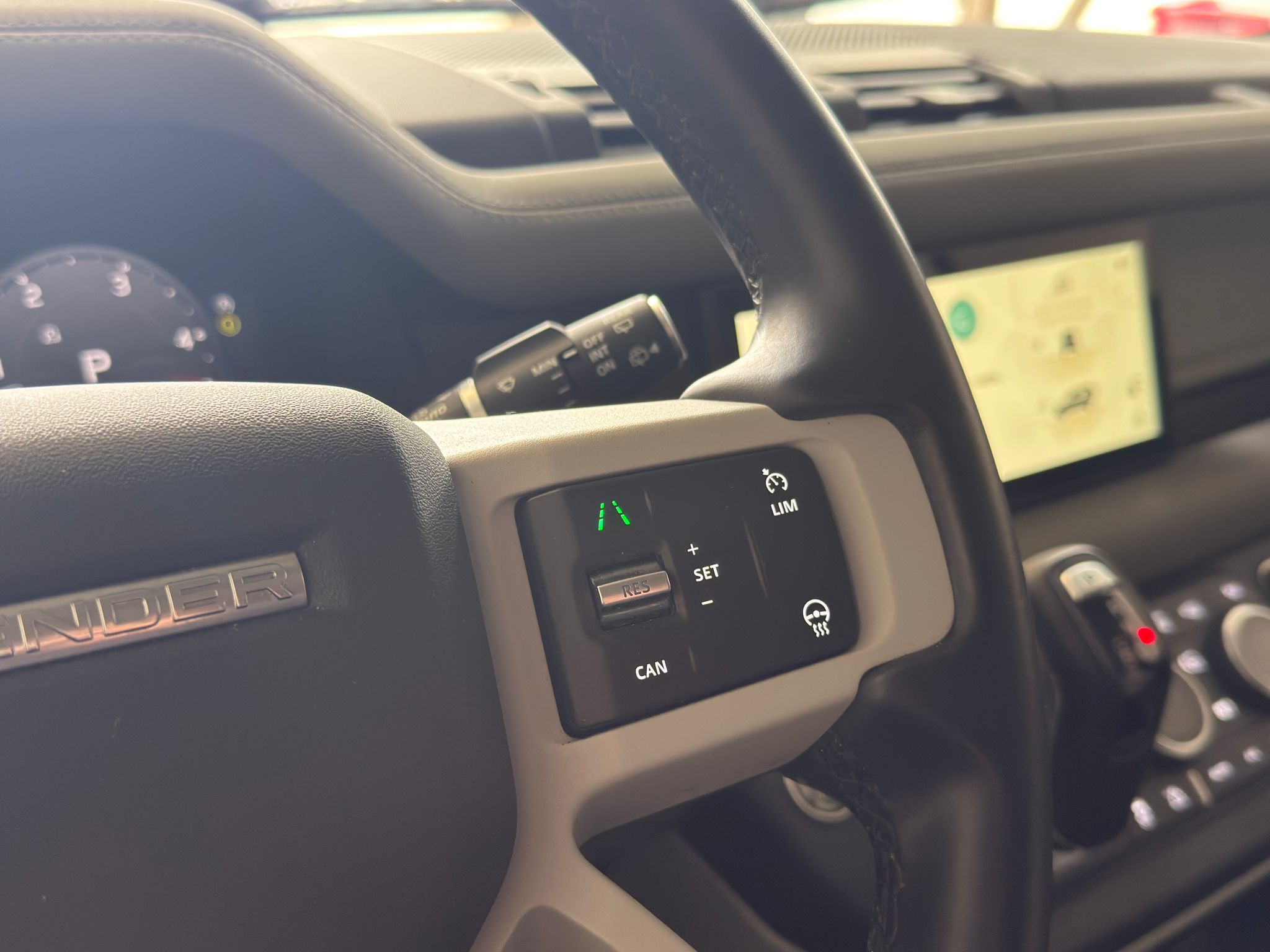 
								Land Rover Defender 110 3.0 D250 Mild-Hybrid X-Dynamic SE full									
