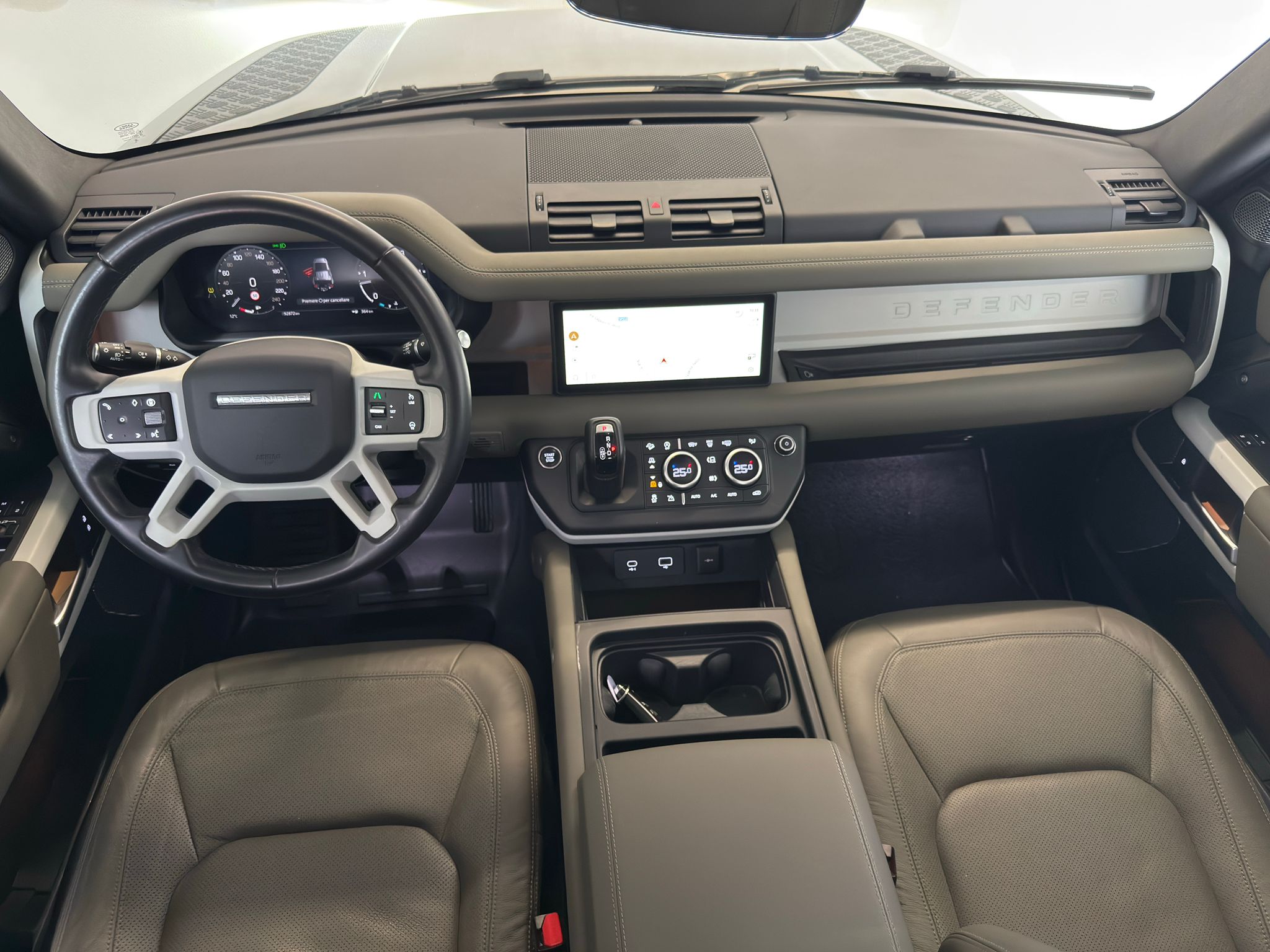 
								Land Rover Defender 110 3.0 D250 Mild-Hybrid X-Dynamic SE full									