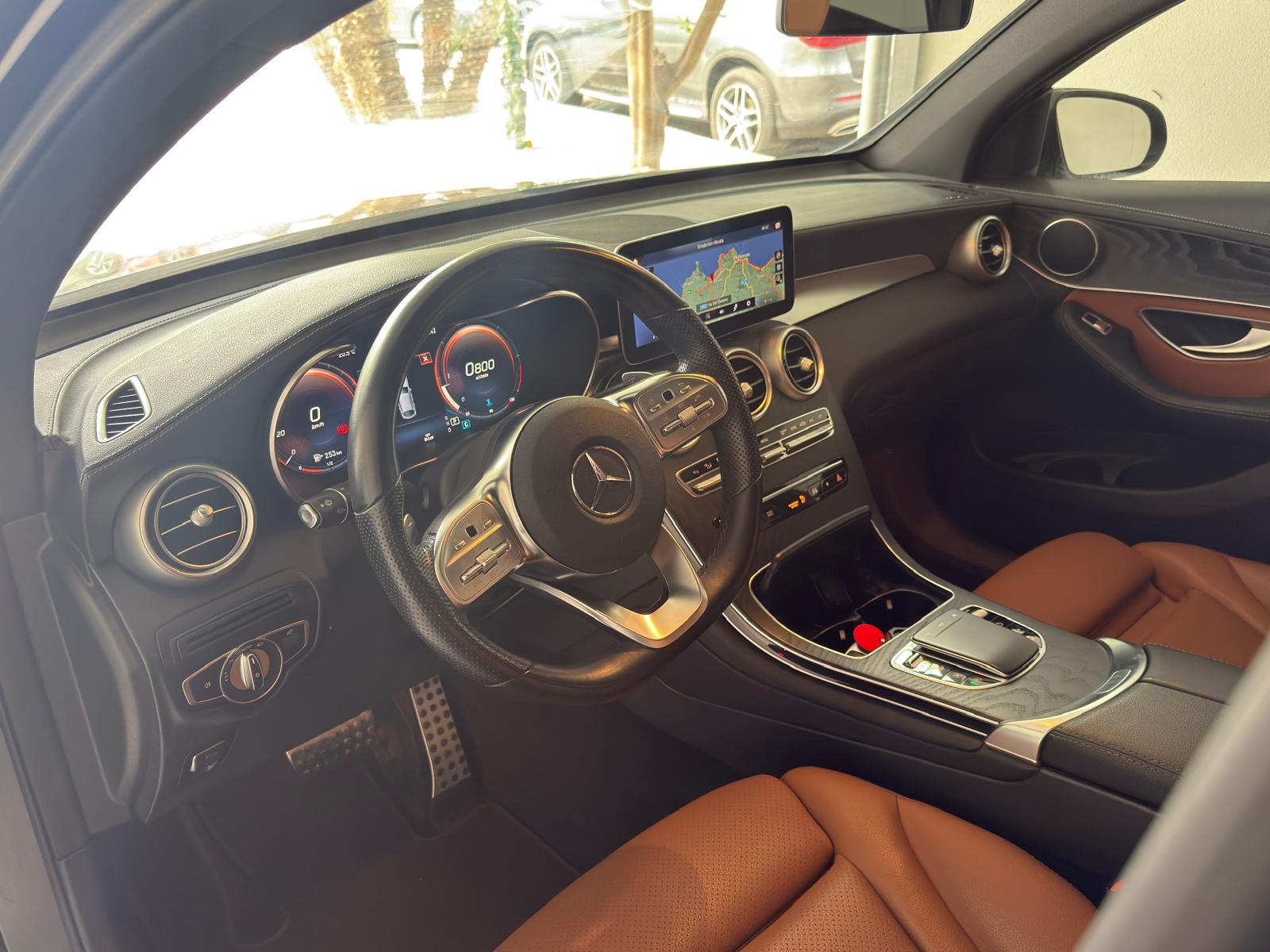 
								Mercedes-Benz GLC Coupe 220 d Premium 4Matic full									