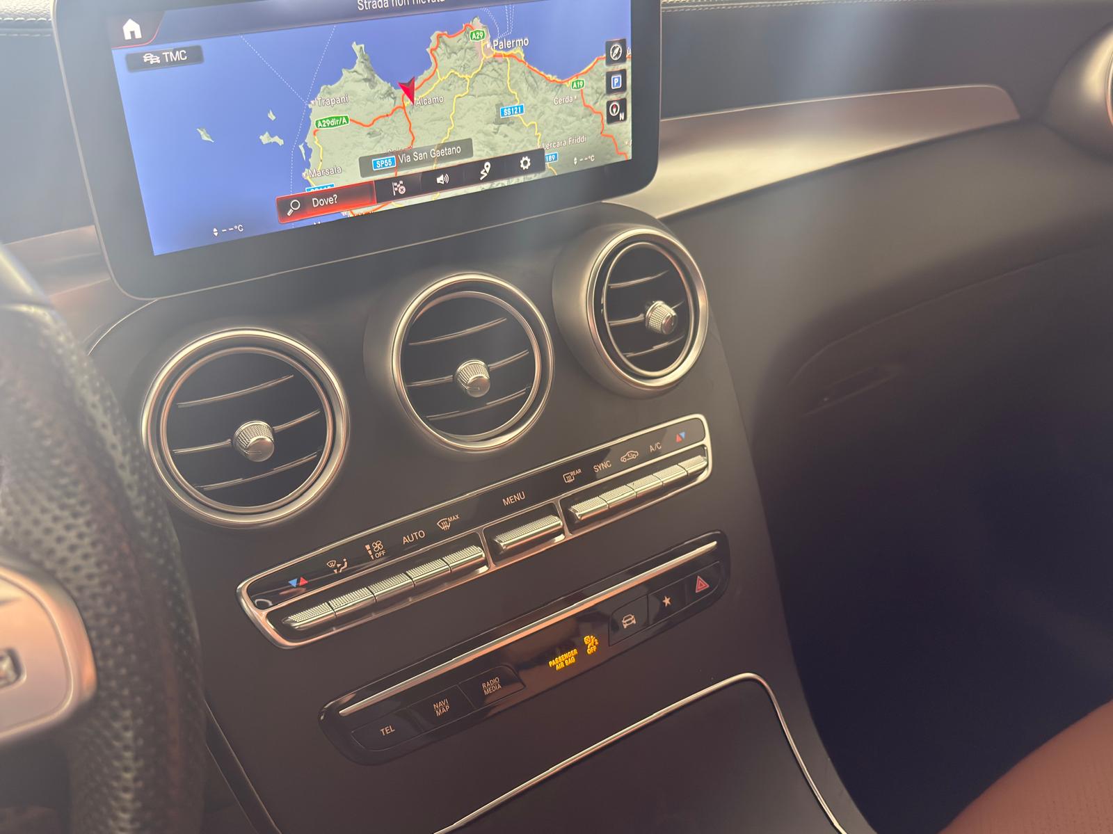 
								Mercedes-Benz GLC Coupe 220 d Premium 4Matic full									