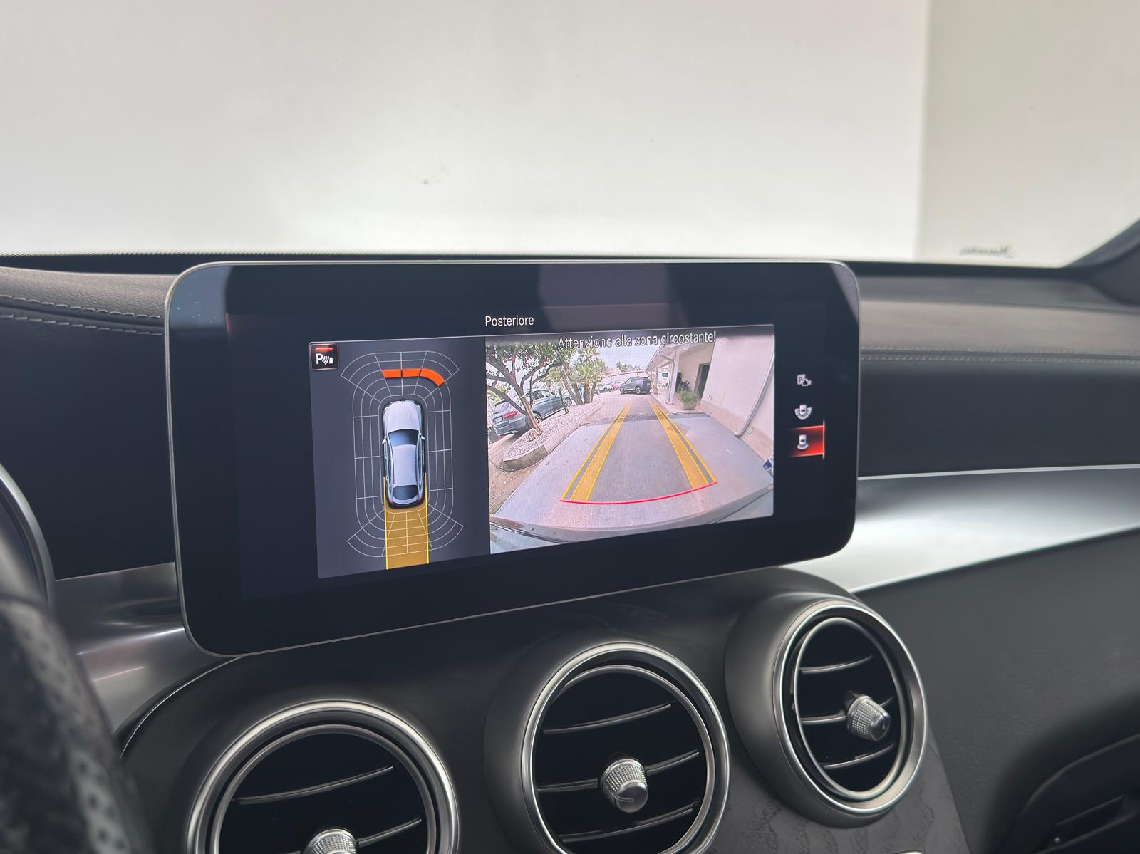
								Mercedes-Benz GLC Coupe 220 d Premium 4Matic full									
