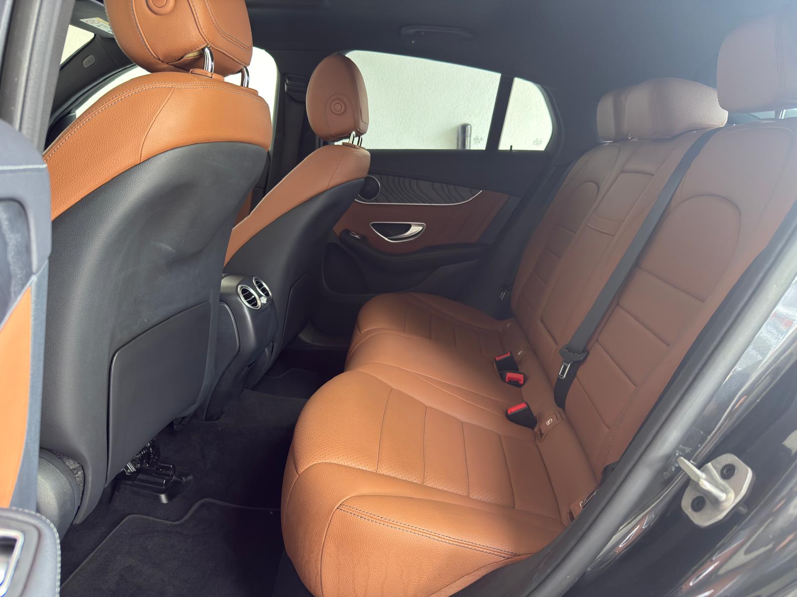 
								Mercedes-Benz GLC Coupe 220 d Premium 4Matic full									
