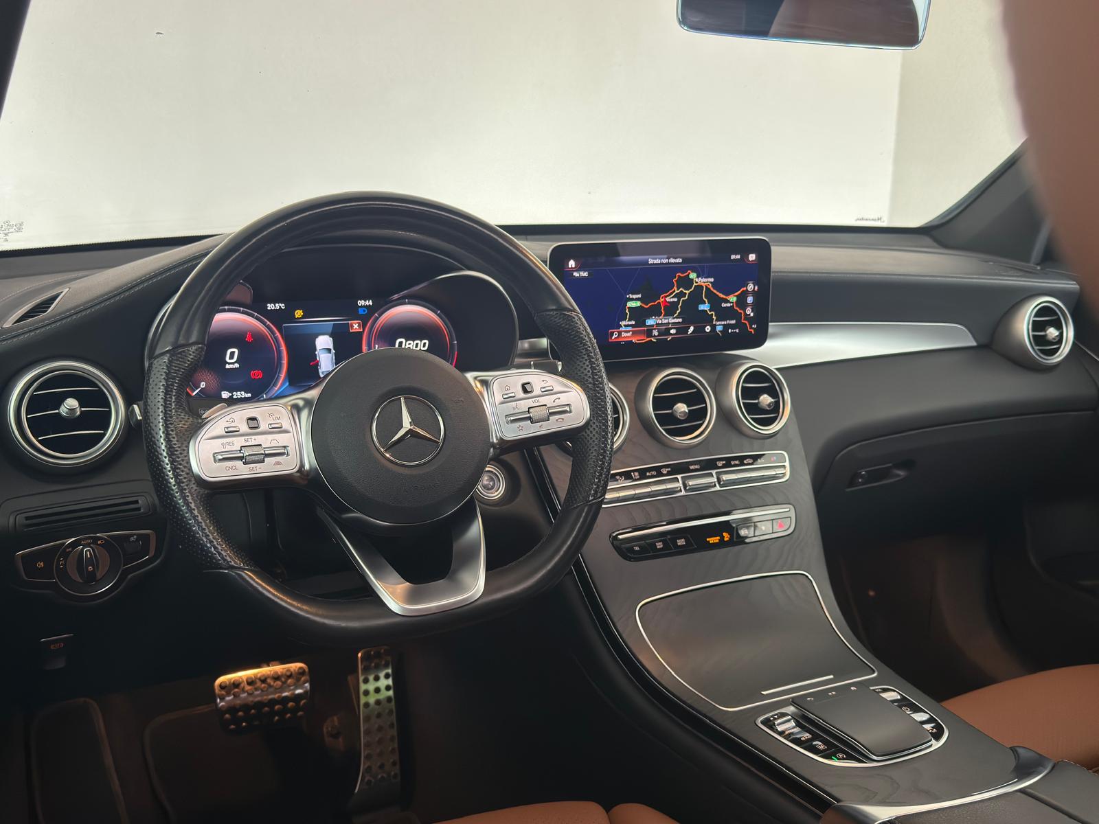 
								Mercedes-Benz GLC Coupe 220 d Premium 4Matic full									
