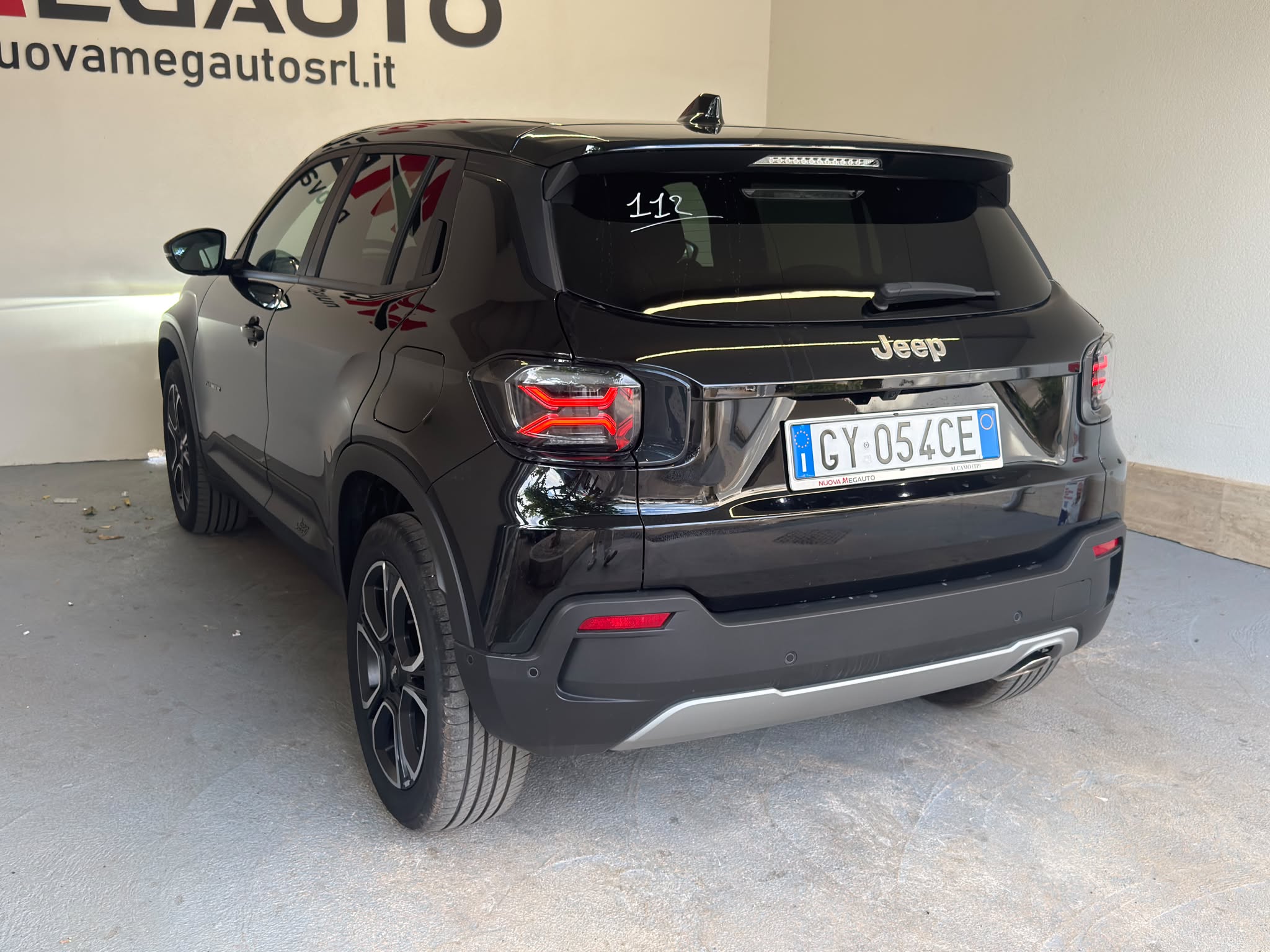 
								JEEP AVENGER 1.2 Turbo 100 CV Summit MY25 full									