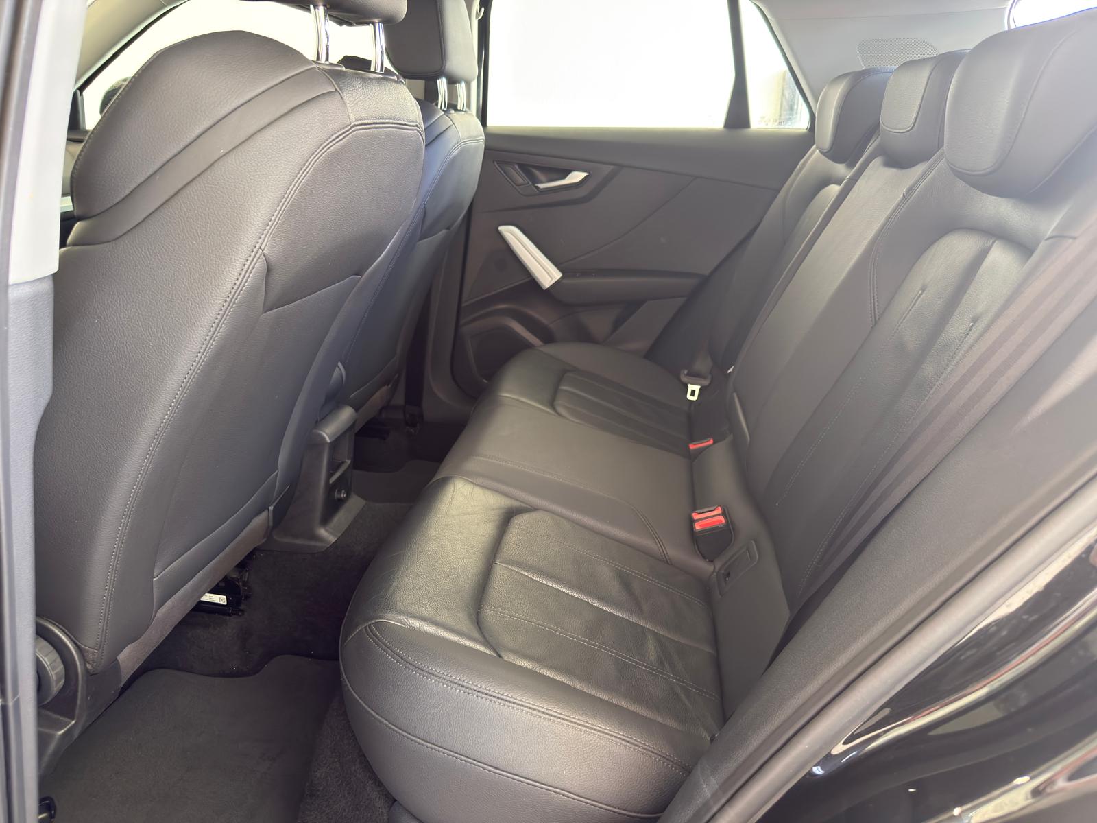 
								Audi Q2 1.6 30 design business full									