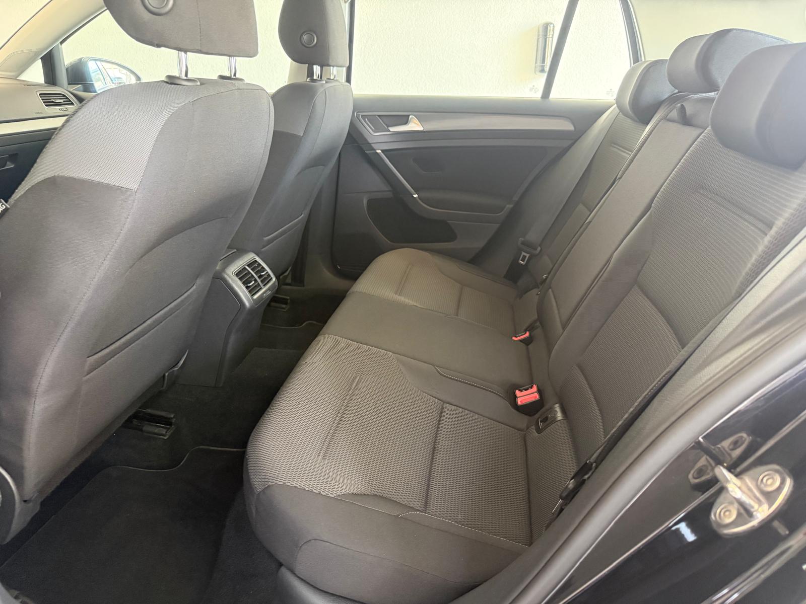 
								Volkswagen Golg 1.6 TDI 115CV BlueMotion Technology full									