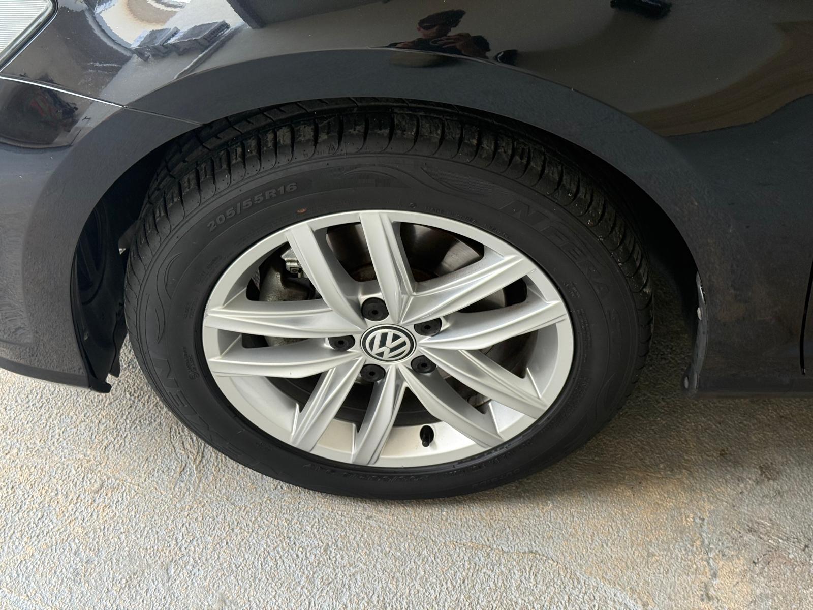 
								Volkswagen Golg 1.6 TDI 115CV BlueMotion Technology full									