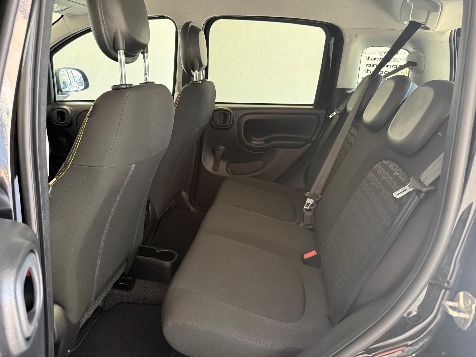 
								FIAT  Pandina Cross 1.0 FireFly S&S Hybrid full									