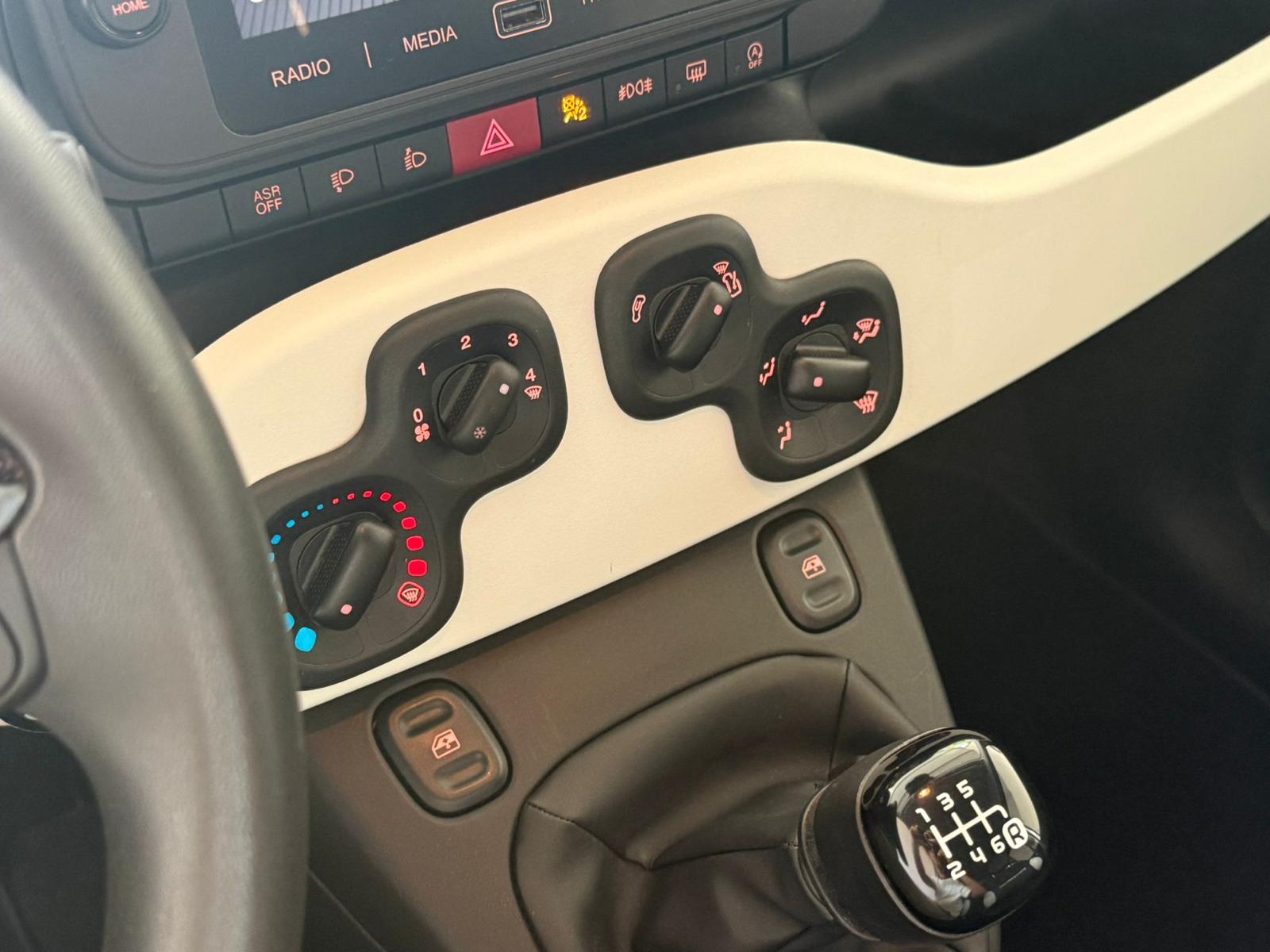 
								FIAT Pandina Cross 1.0 FireFly S&S Hybrid full									