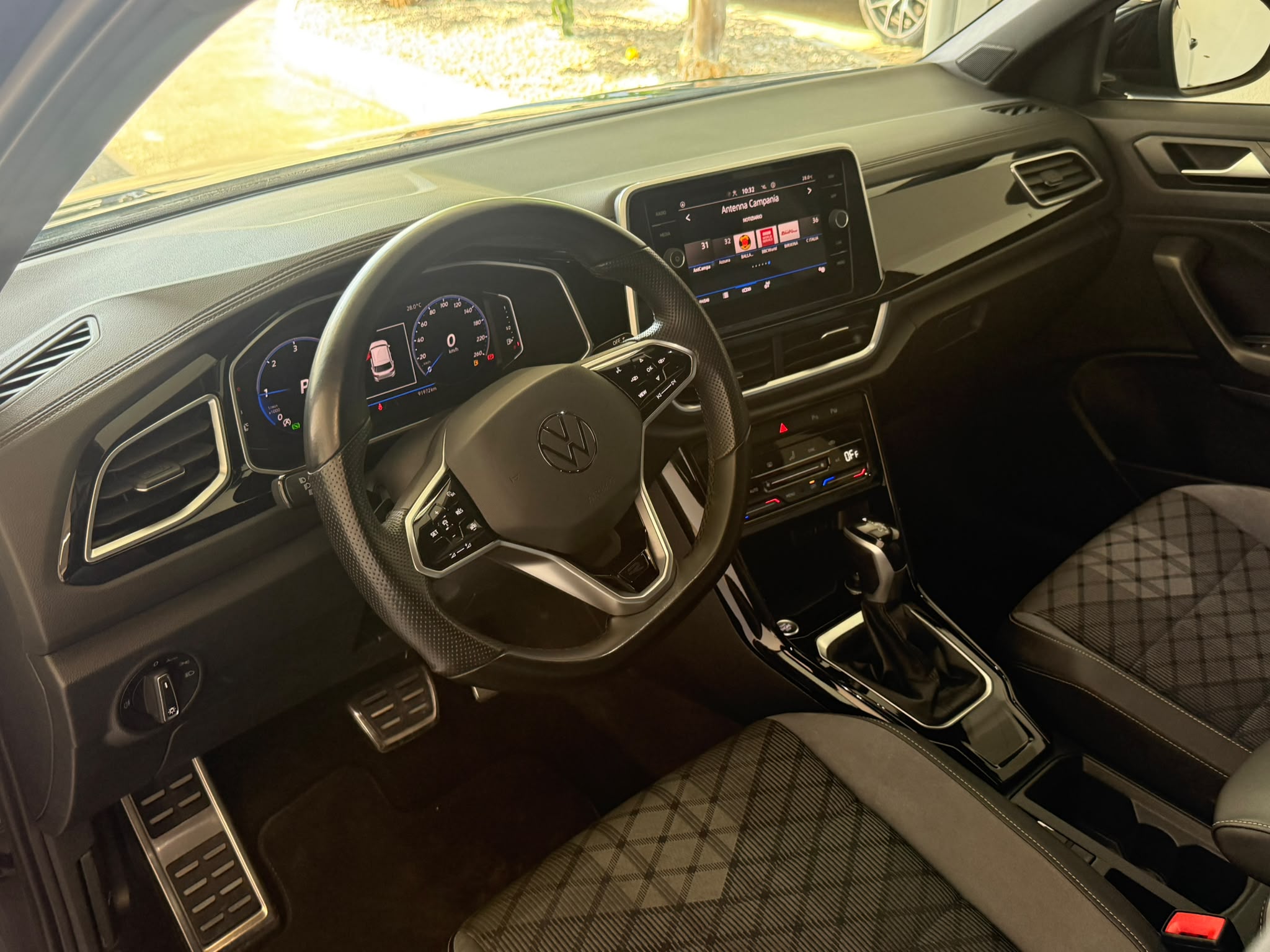 
								Volkswagen T-Roc 2.0 TDI R-Line full									