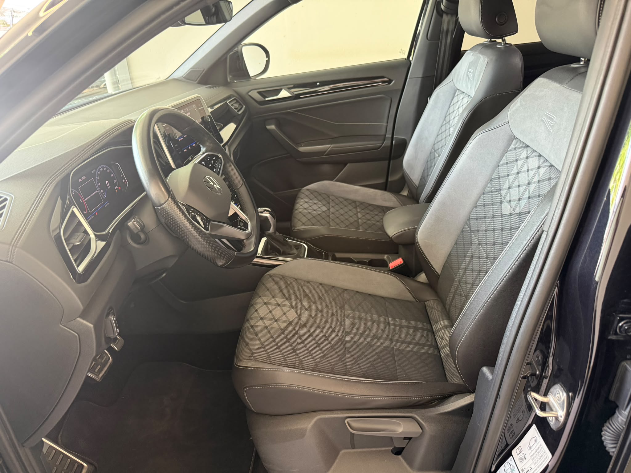 
								Volkswagen T-Roc 2.0 TDI R-Line full									
