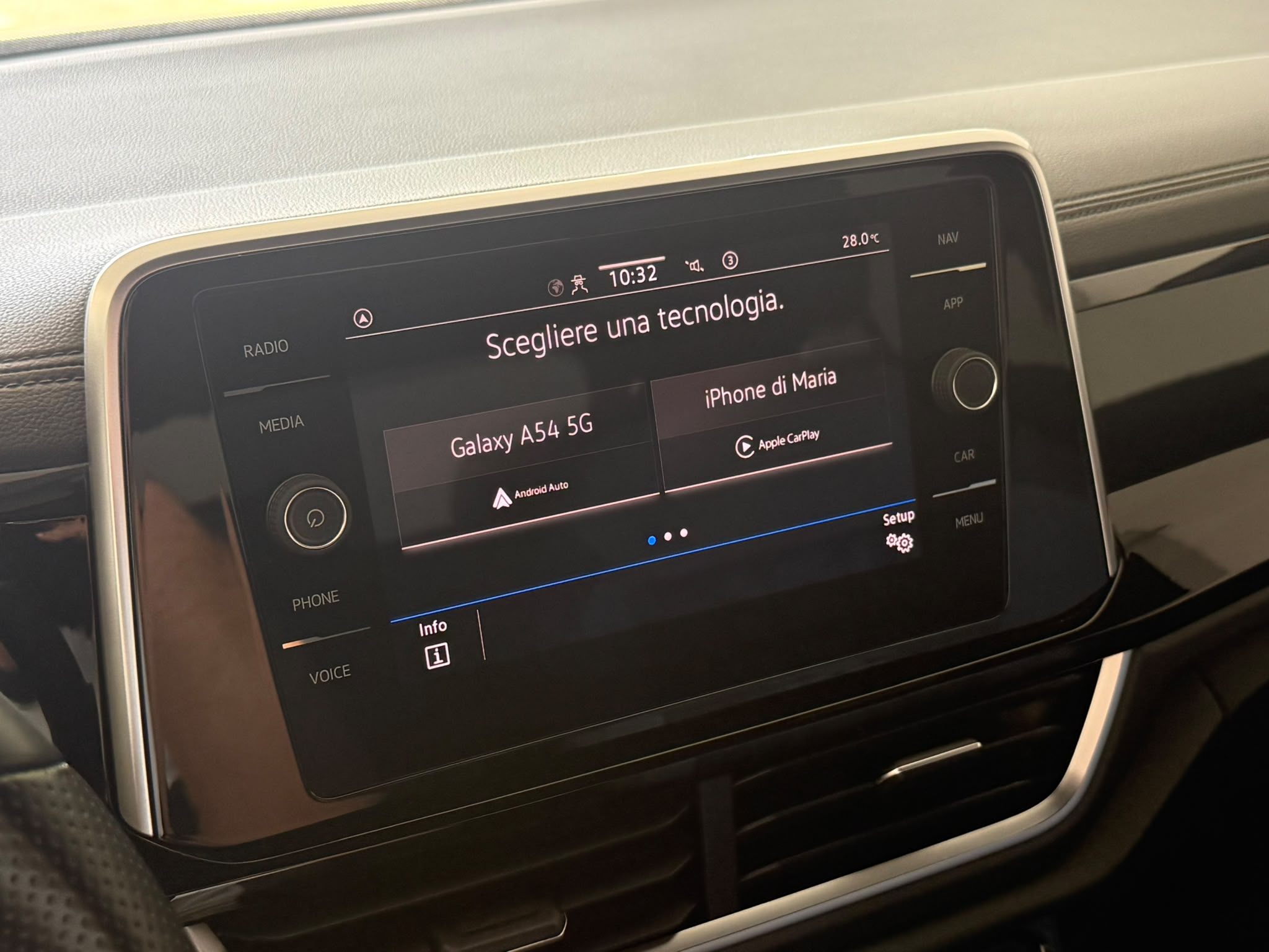 
								Volkswagen T-Roc 2.0 TDI R-Line full									