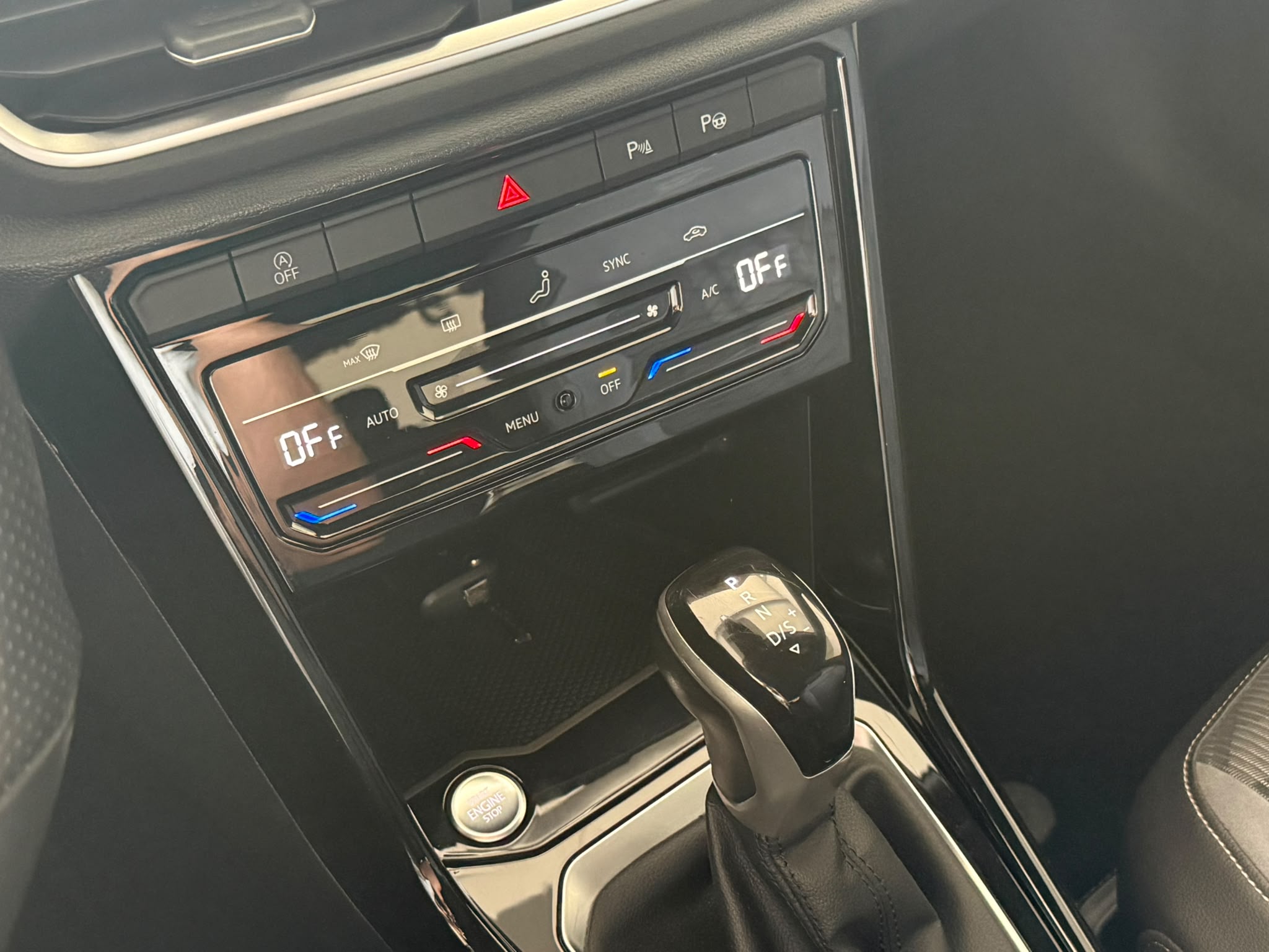 
								Volkswagen T-Roc 2.0 TDI R-Line full									