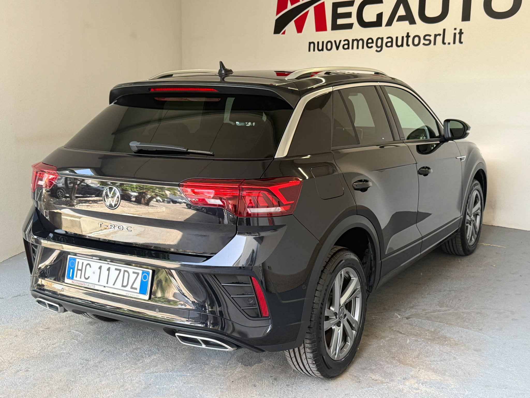 
								Volkswagen T-Roc 2.0 TDI R-Line full									