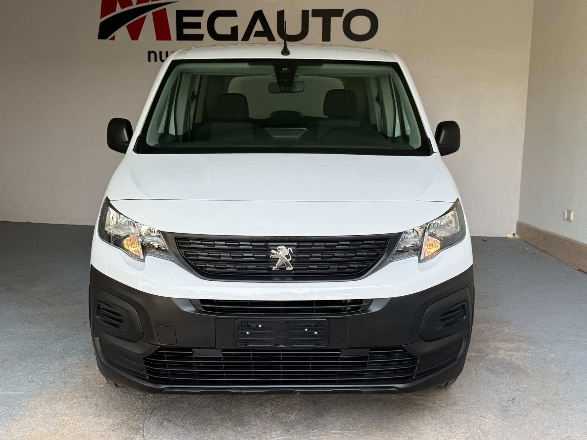 
								Peugeot Rifter 1.5 BlueHDi Active L1 full									