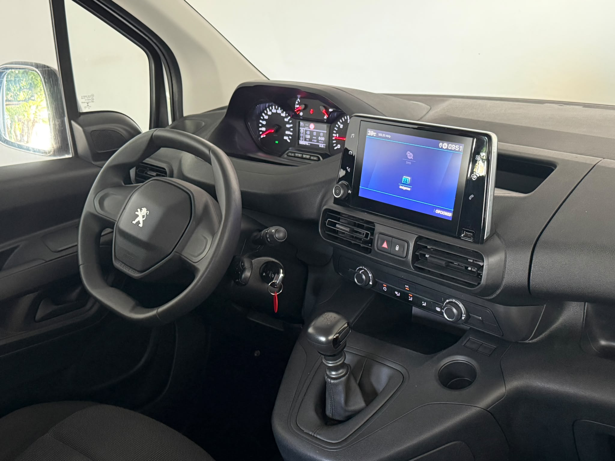 
								Peugeot Rifter 1.5 BlueHDi Active L1 full									