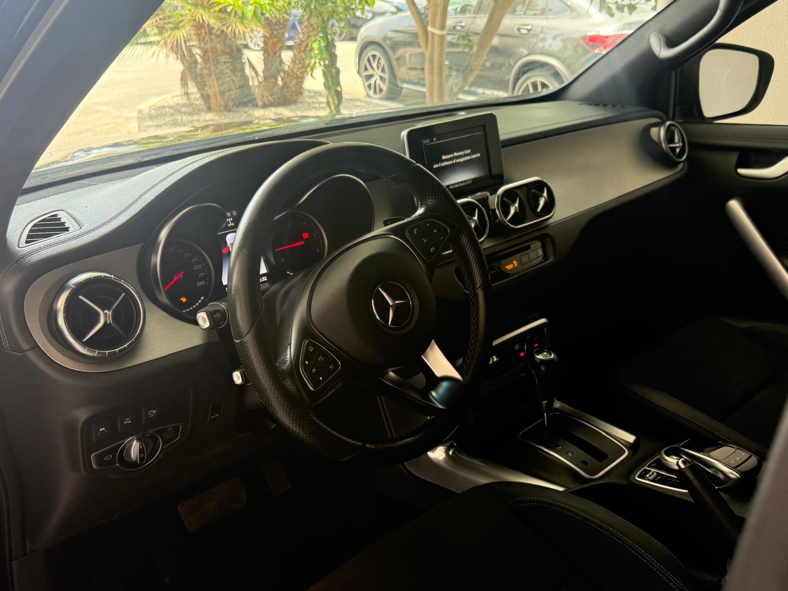 
								Mercedes-Benz X 350 d Power 4Matic full									