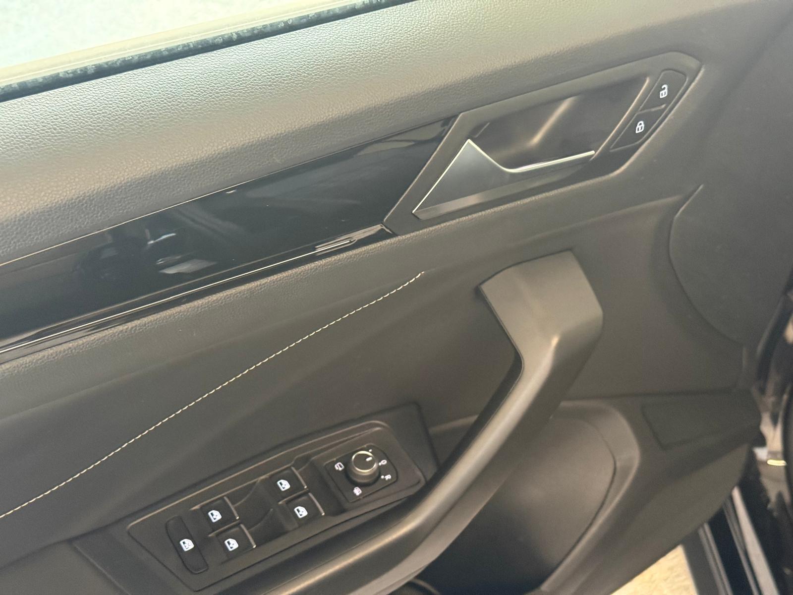 
								Volkswagen T-Roc 2.0 TDI R-Line full									