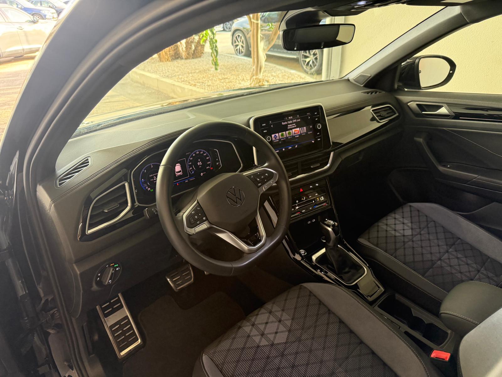 
								Volkswagen T-Roc 2.0 TDI R-Line full									