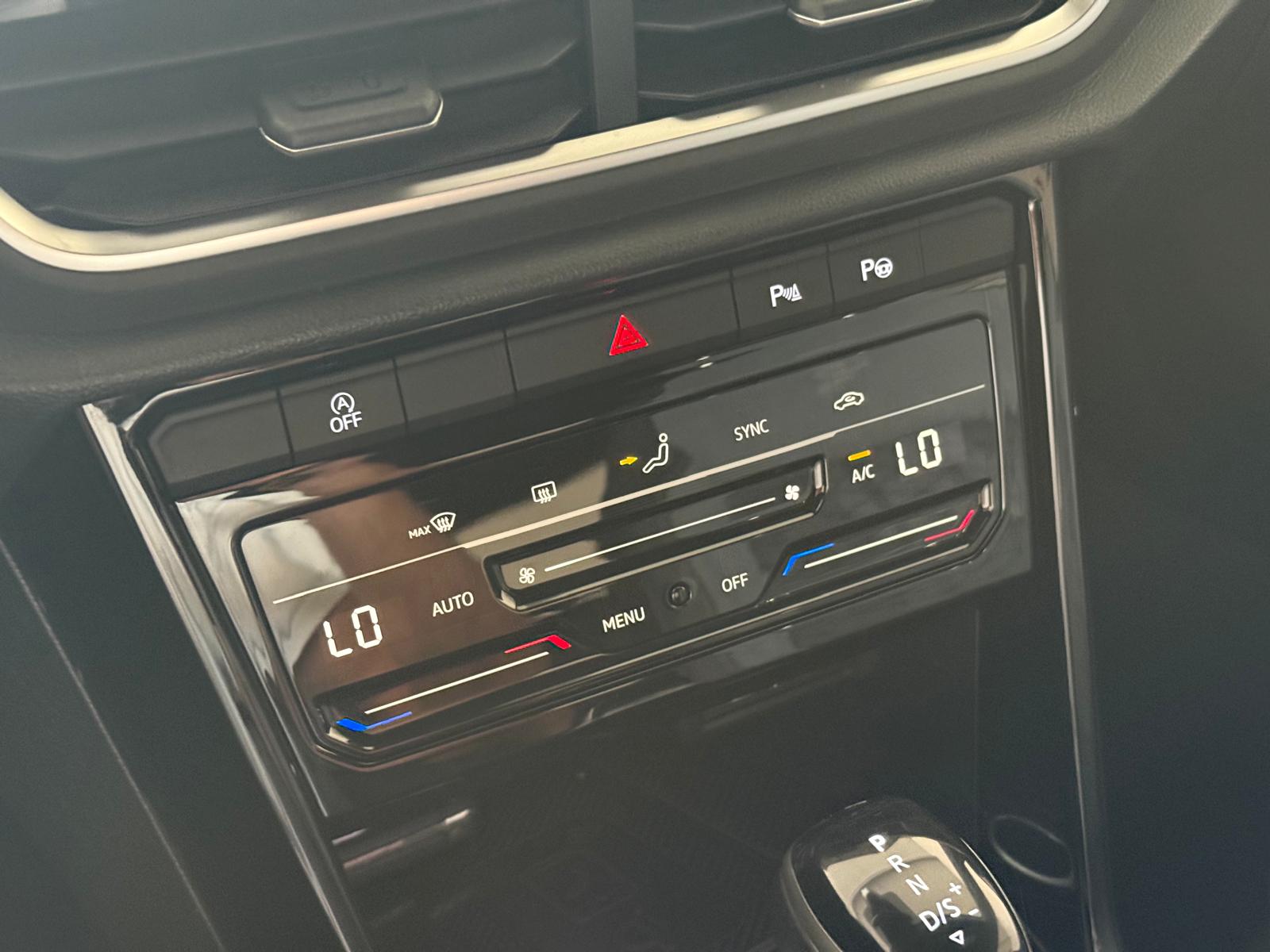 
								Volkswagen T-Roc 2.0 TDI R-Line full									