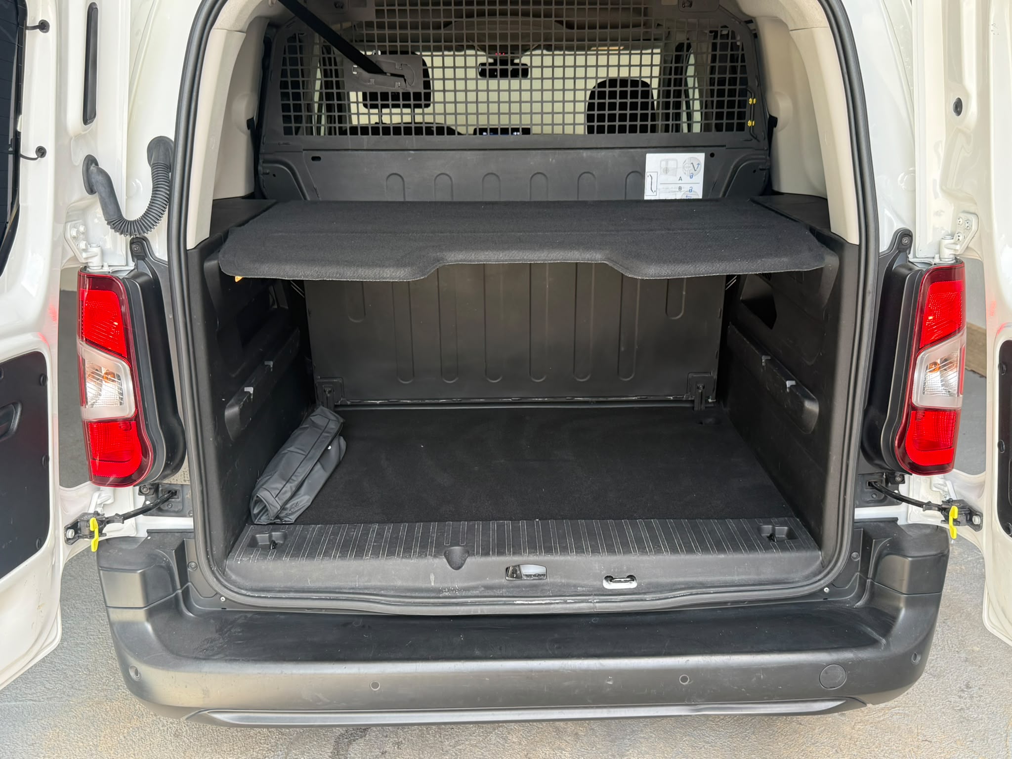 
								Peugeot Rifter 1.5 BlueHDi 100 FAP Active Pack N1 L1 full									