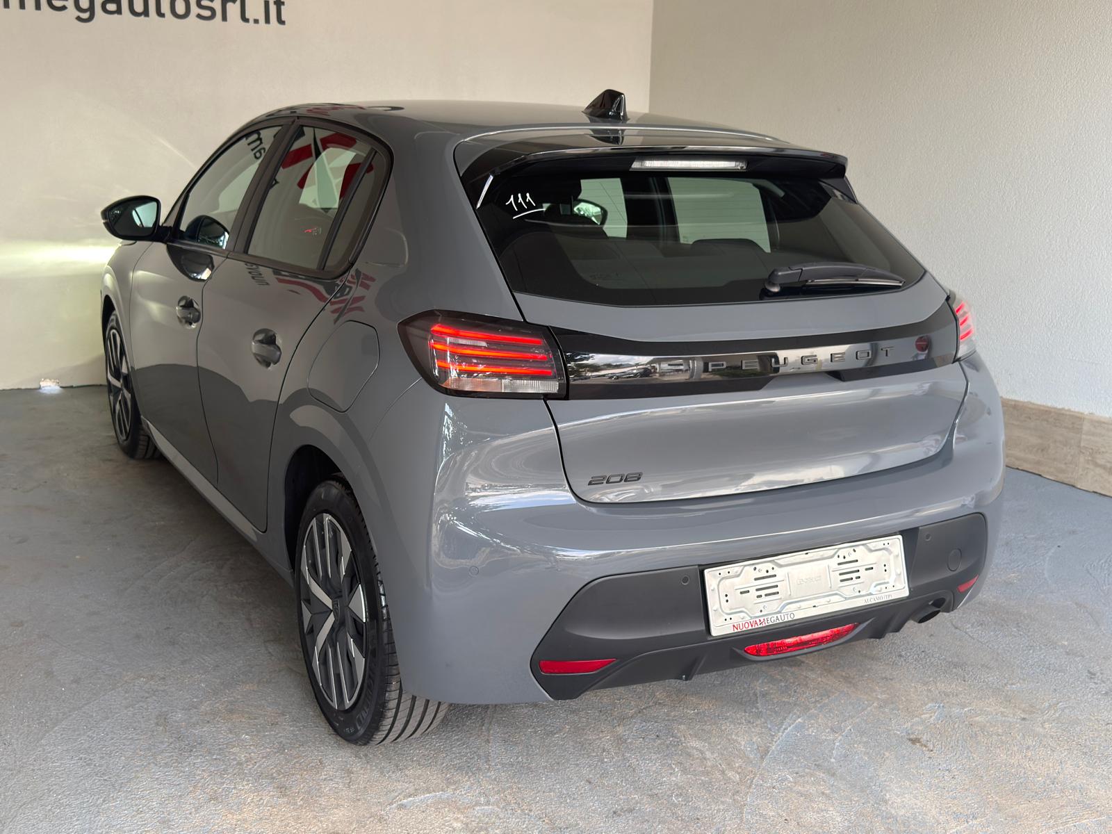 
								Peugeot Modello 208 1.2 PureTech 75 Active full									