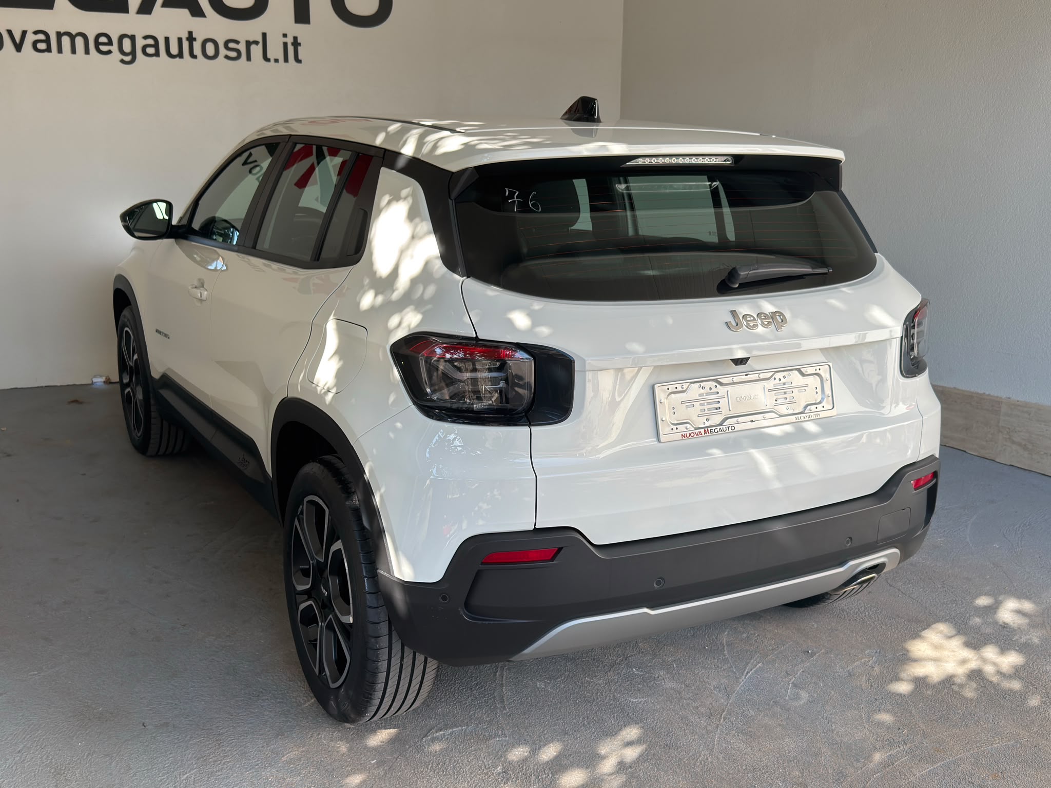 
								Jeep Avenger 1.2 T-GDI ALTITUDE full									