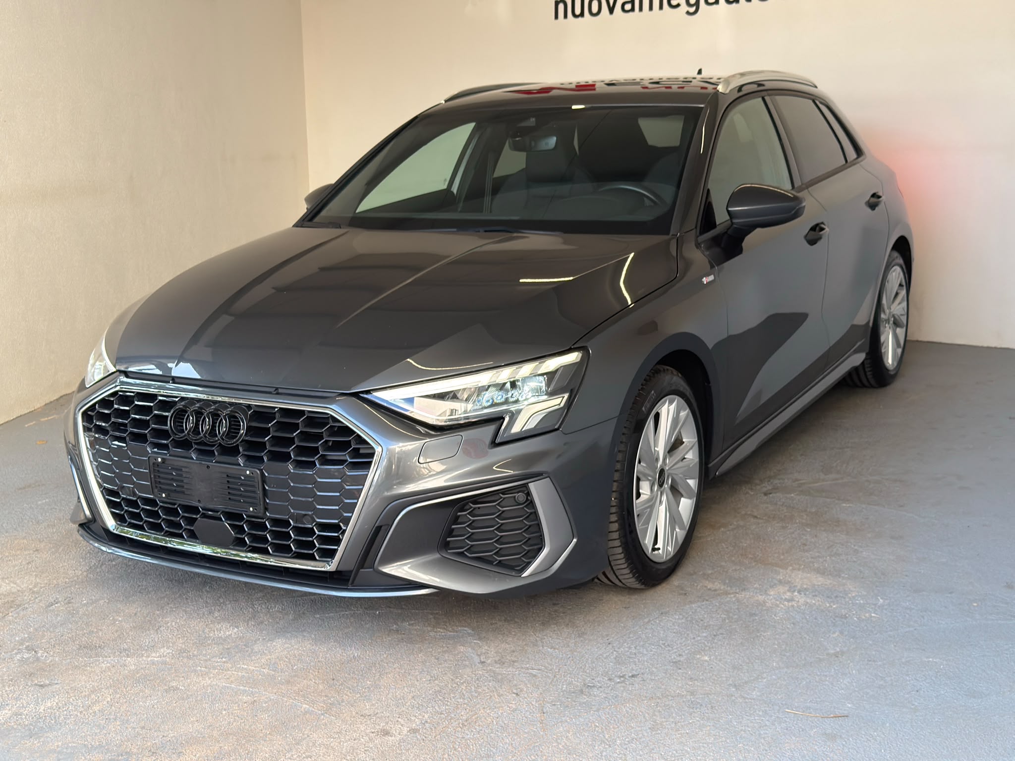 
								Audi A3 Sportback 30 2.0 TDI S line full									