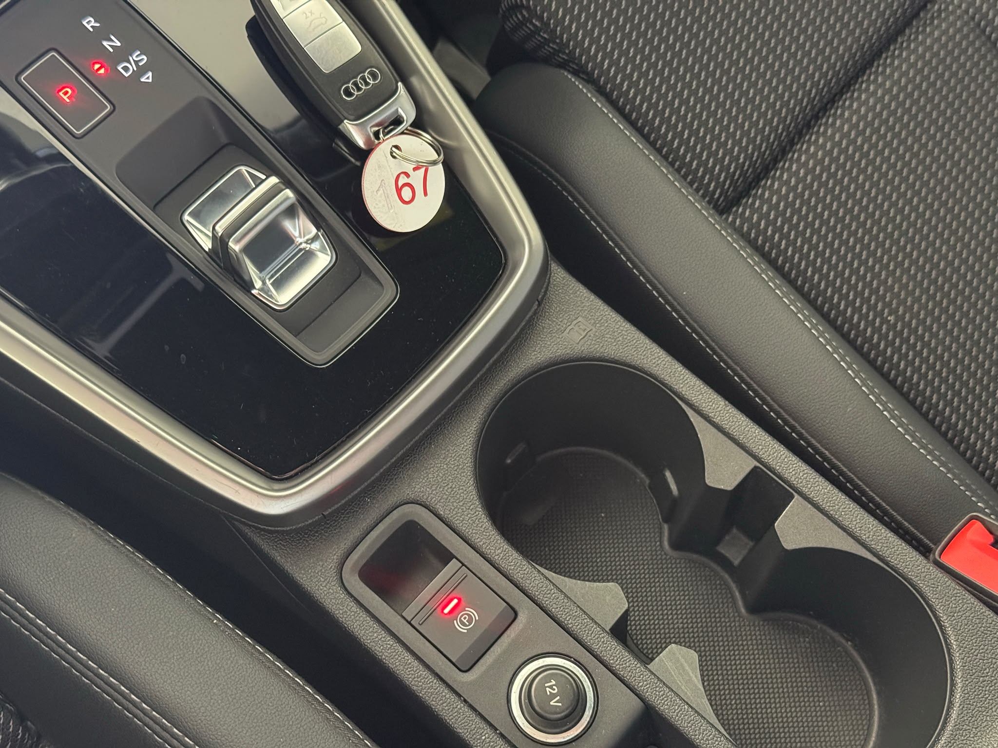 
								Audi A3 Sportback 30 2.0 TDI S line full									