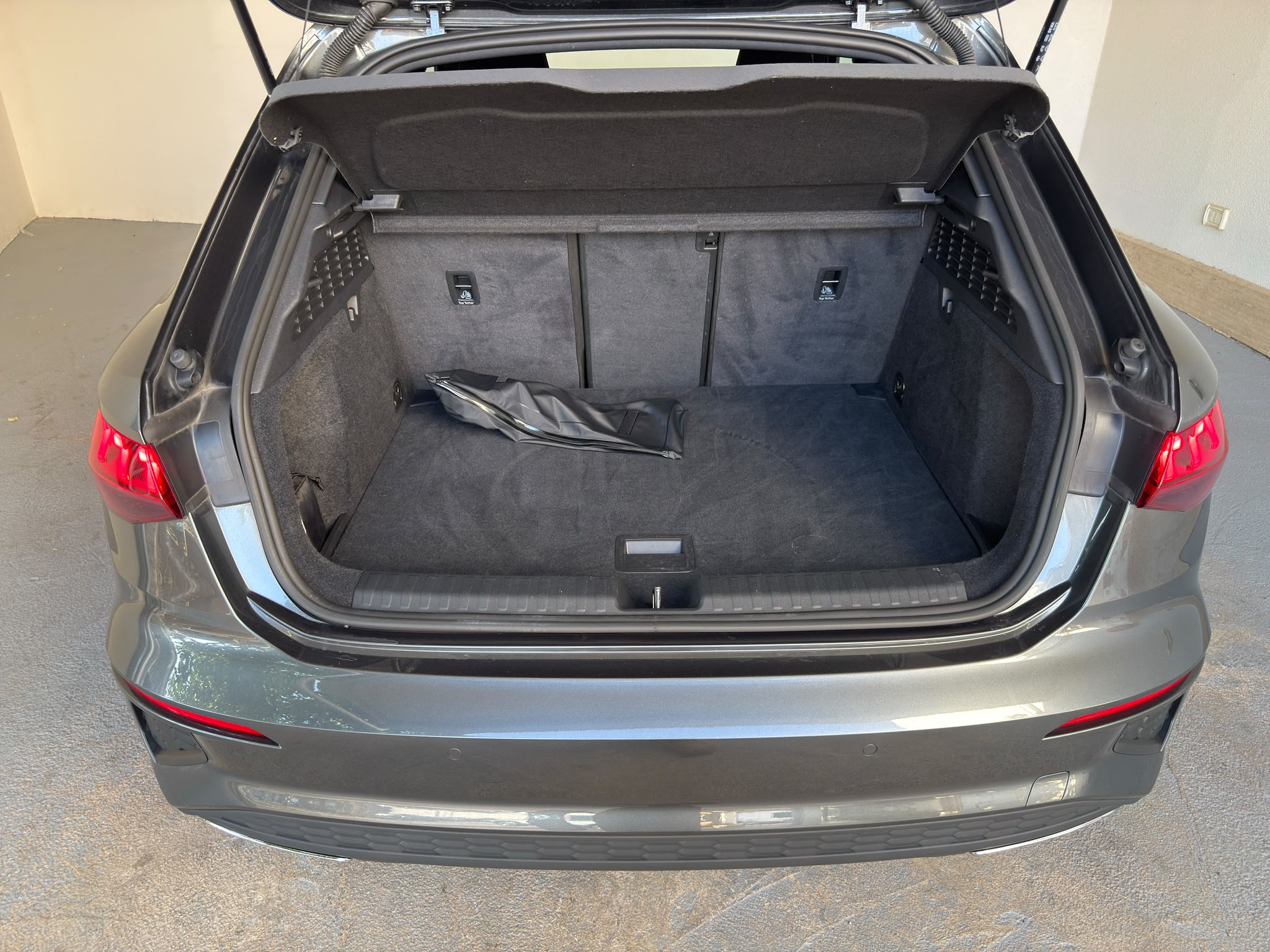 
								Audi A3 Sportback 30 2.0 TDI S line full									