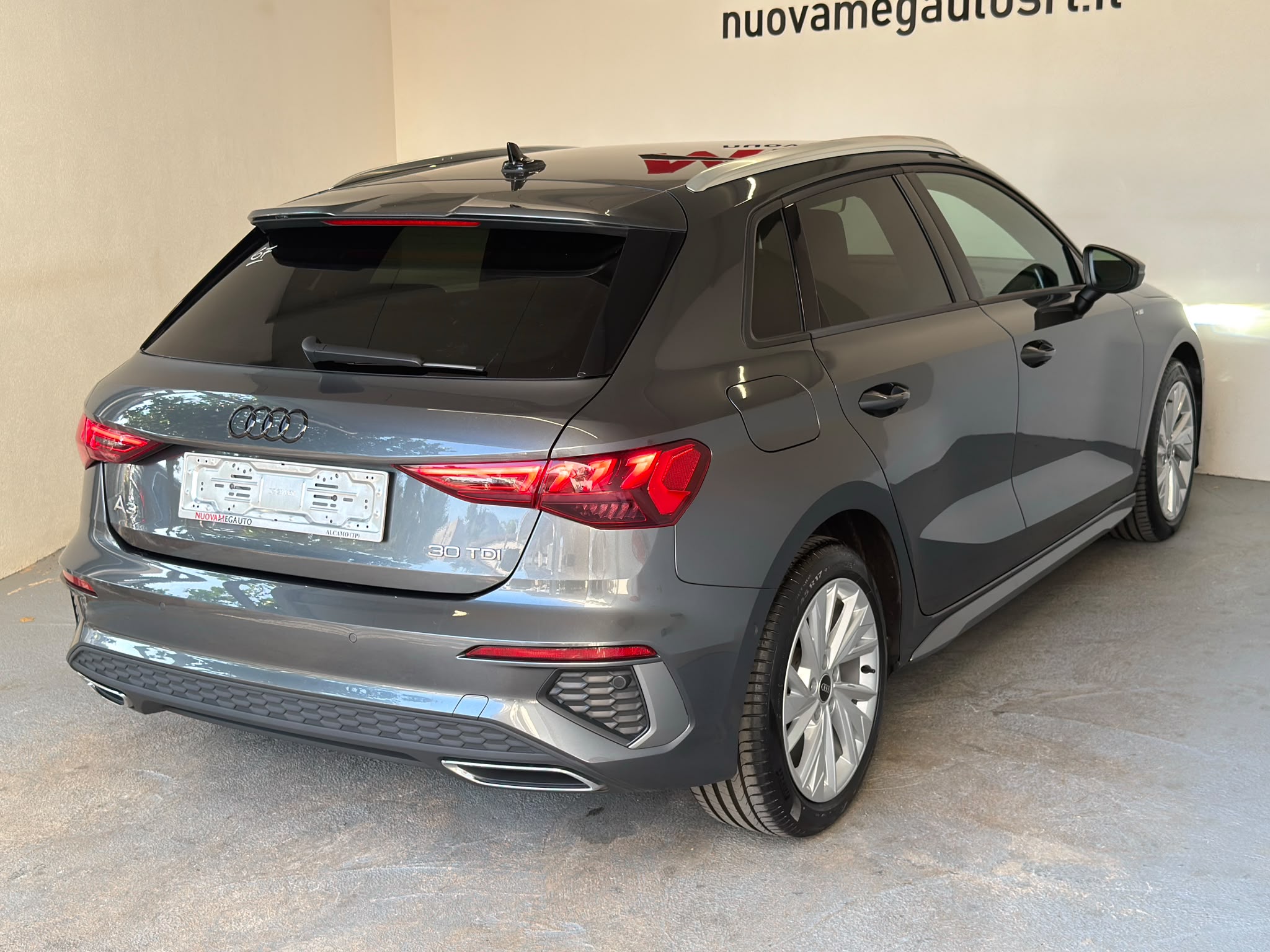 
								Audi A3 Sportback 30 2.0 TDI S line full									