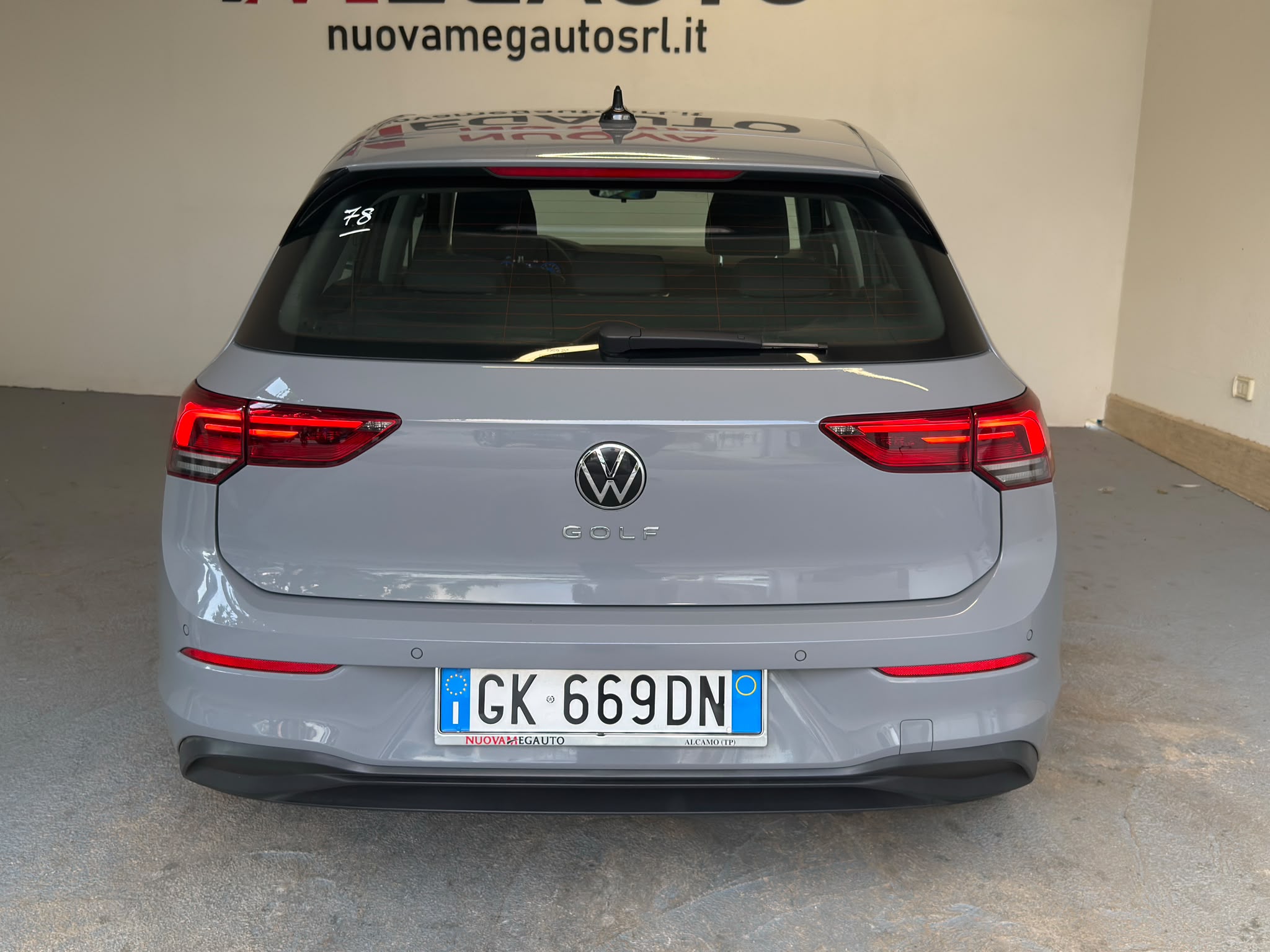 
								Volkswagen Golf VIII 2.0 TDI Life full									