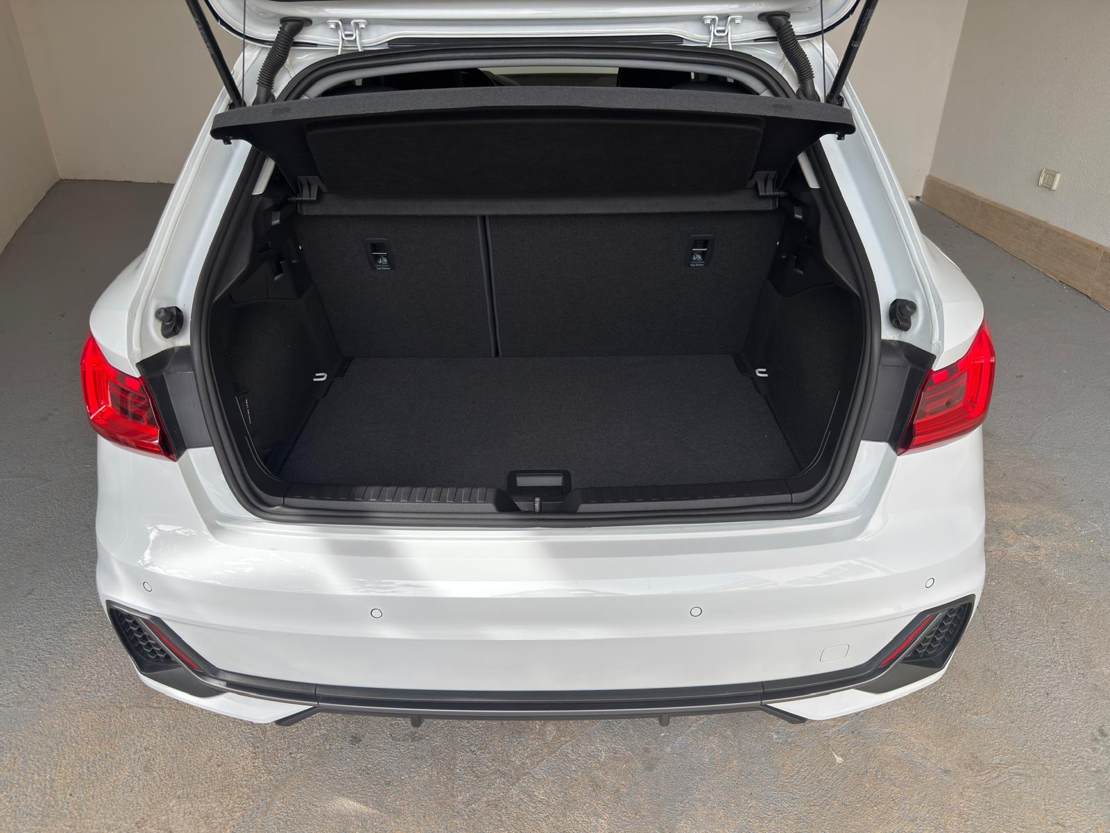 
								AUDI A1 SPB 30 TFSI S line edition full									