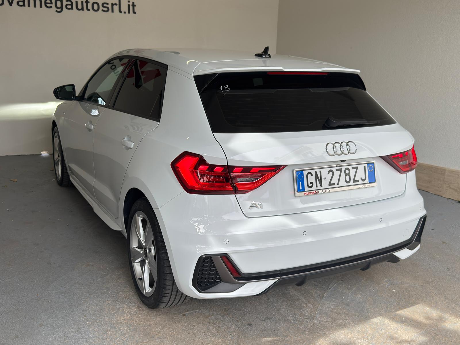 
								AUDI A1 SPB 30 TFSI S line edition full									