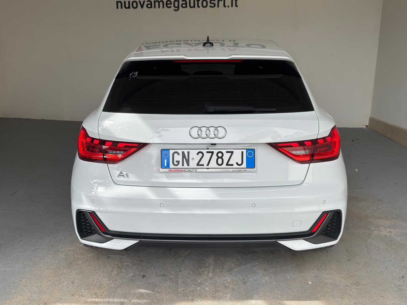 
								AUDI A1 SPB 30 TFSI S line edition full									