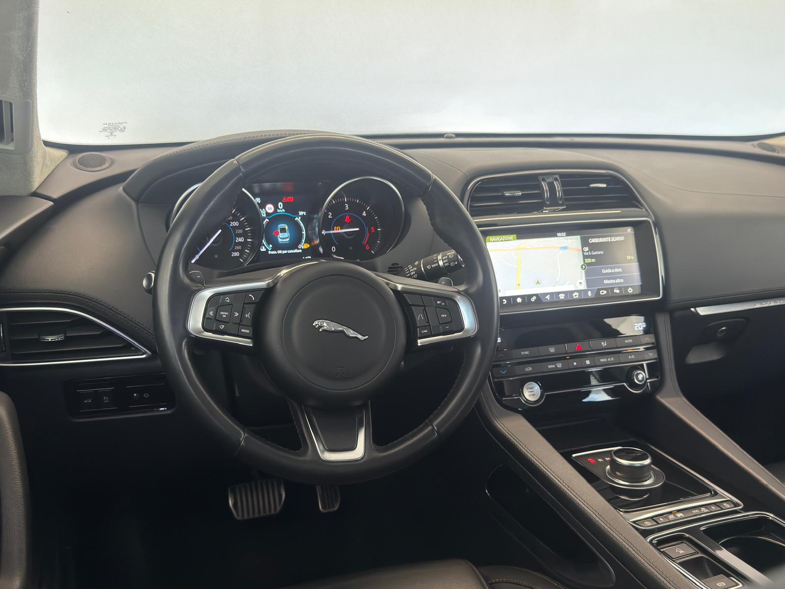 
								Jaguar F-PACE 20d Prestige AWD full									