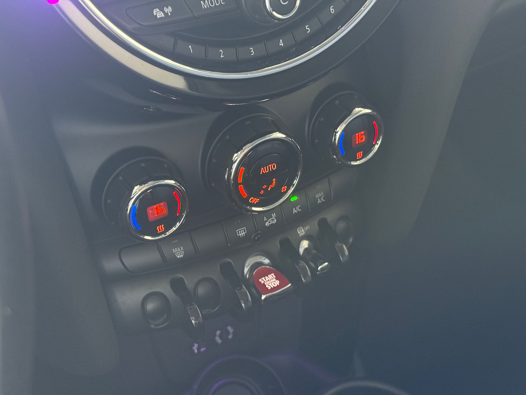 
								MINI Mini One First 1.2 full									